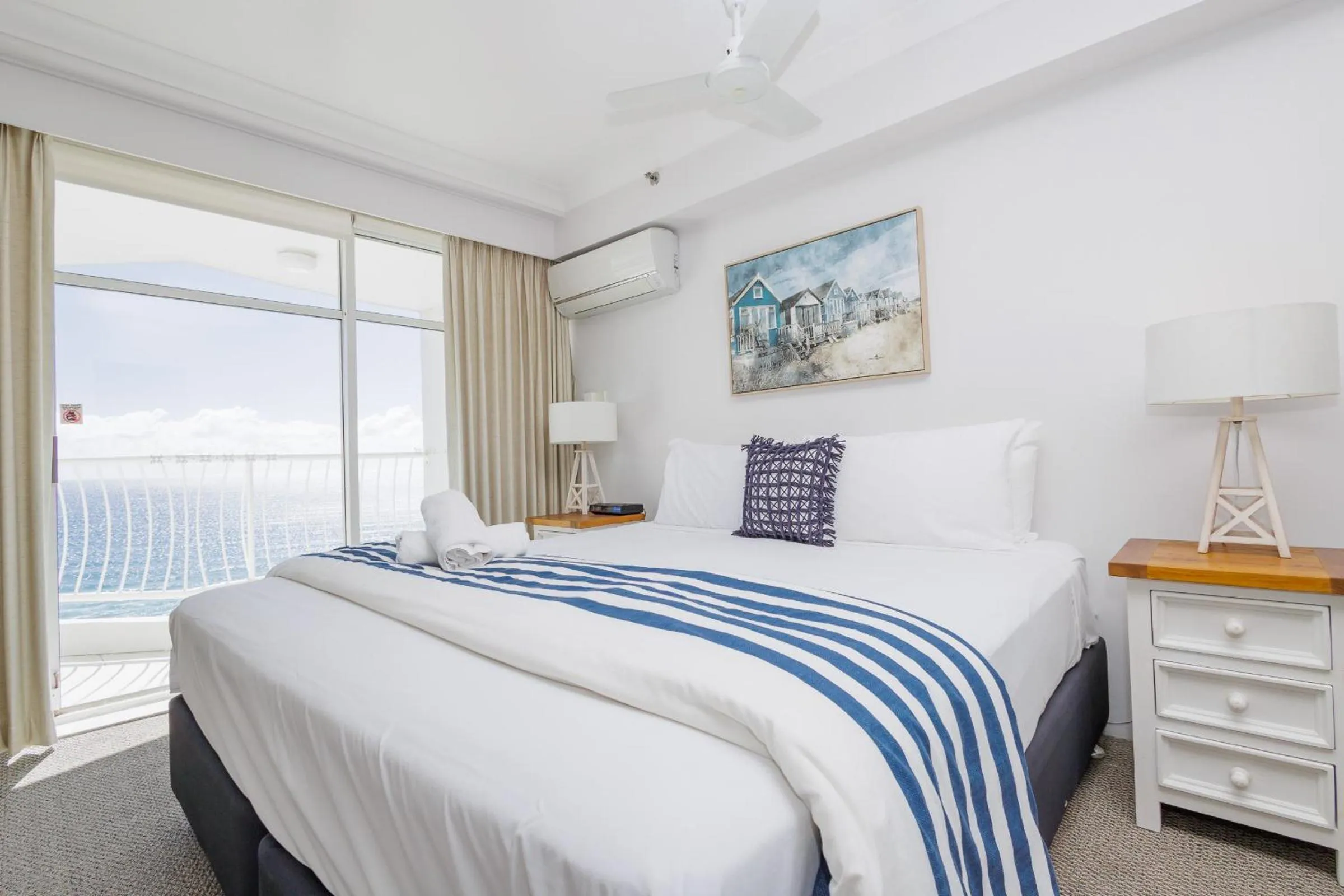 Bed in Burleigh Surf Apartments