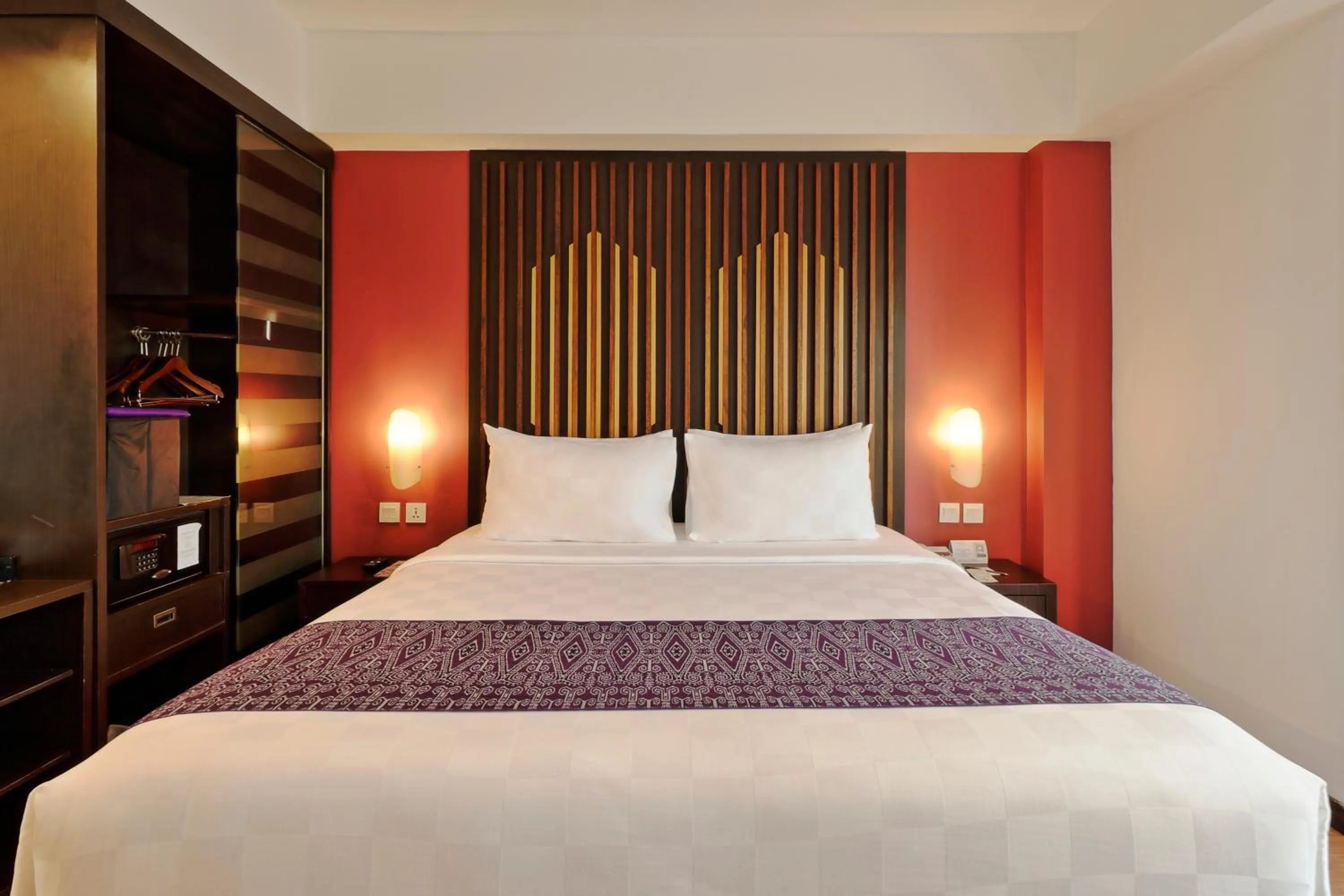 Bed in Mercure Pontianak City Center