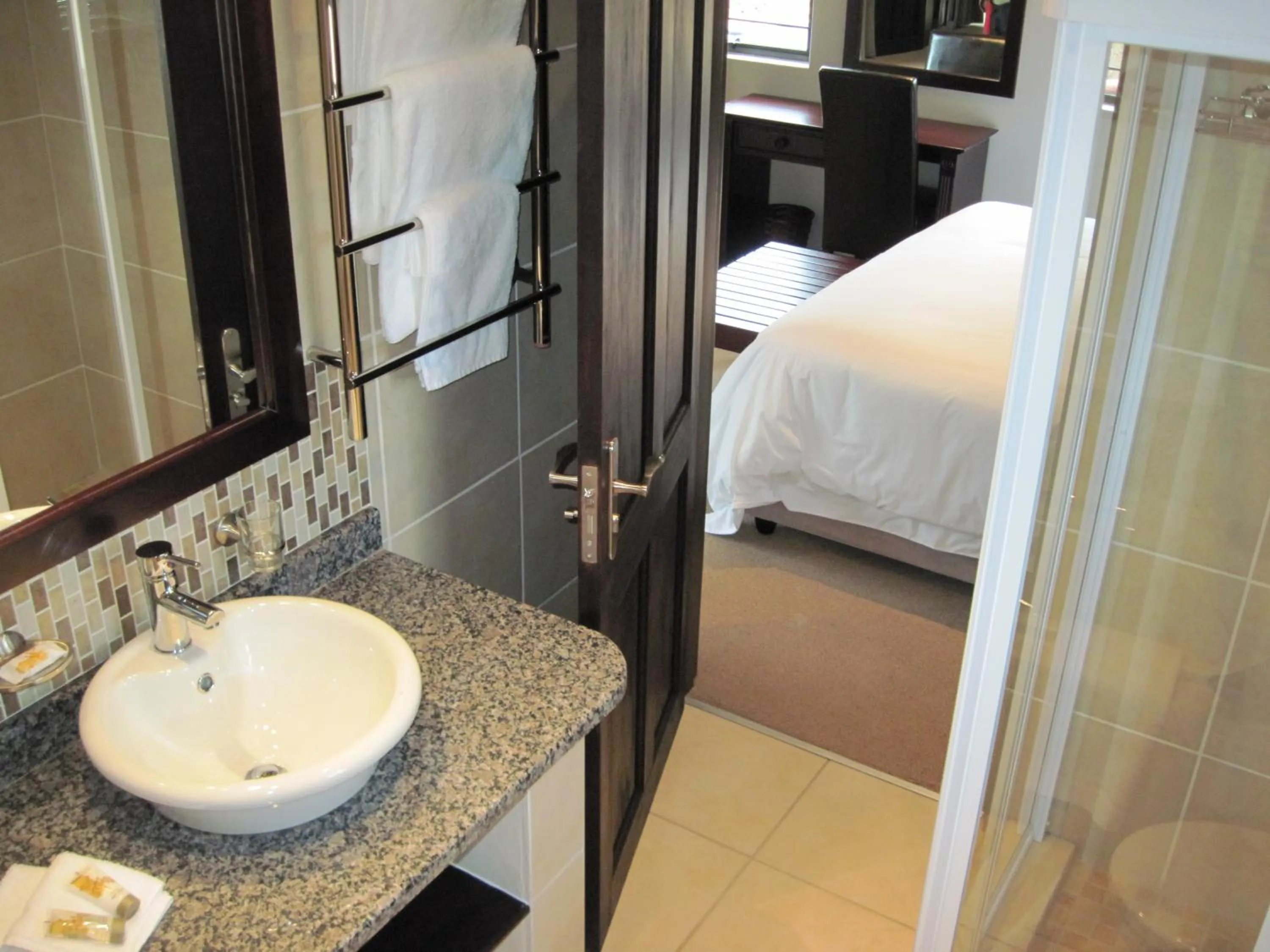 Bathroom in Heidelberg Kloof Lodge