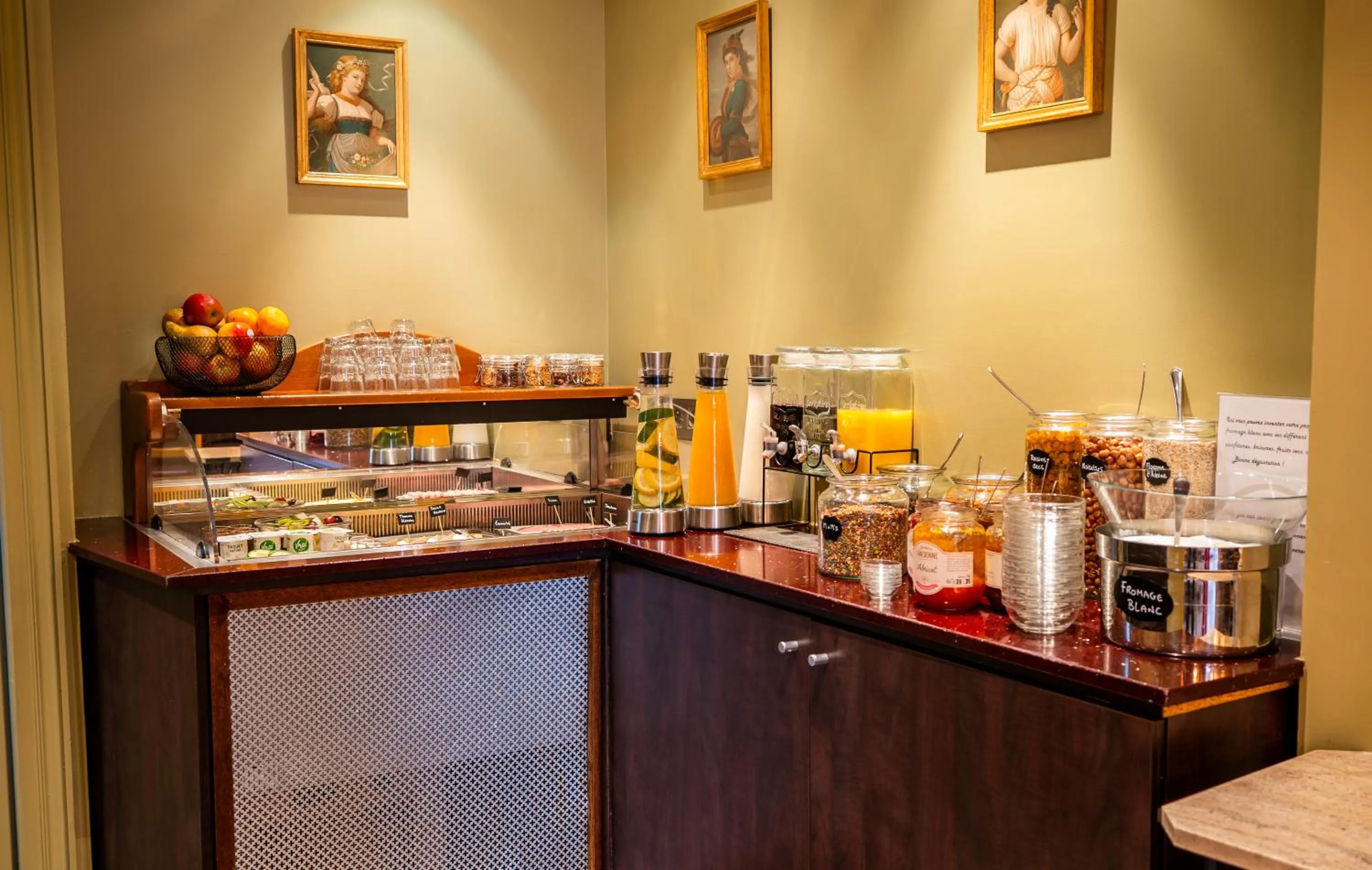 Hotel de L'Empereur by Malone