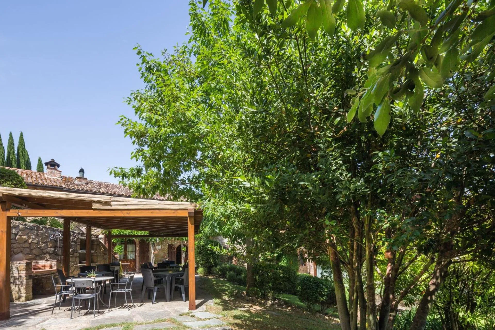 Patio in Le Terre Di Isa