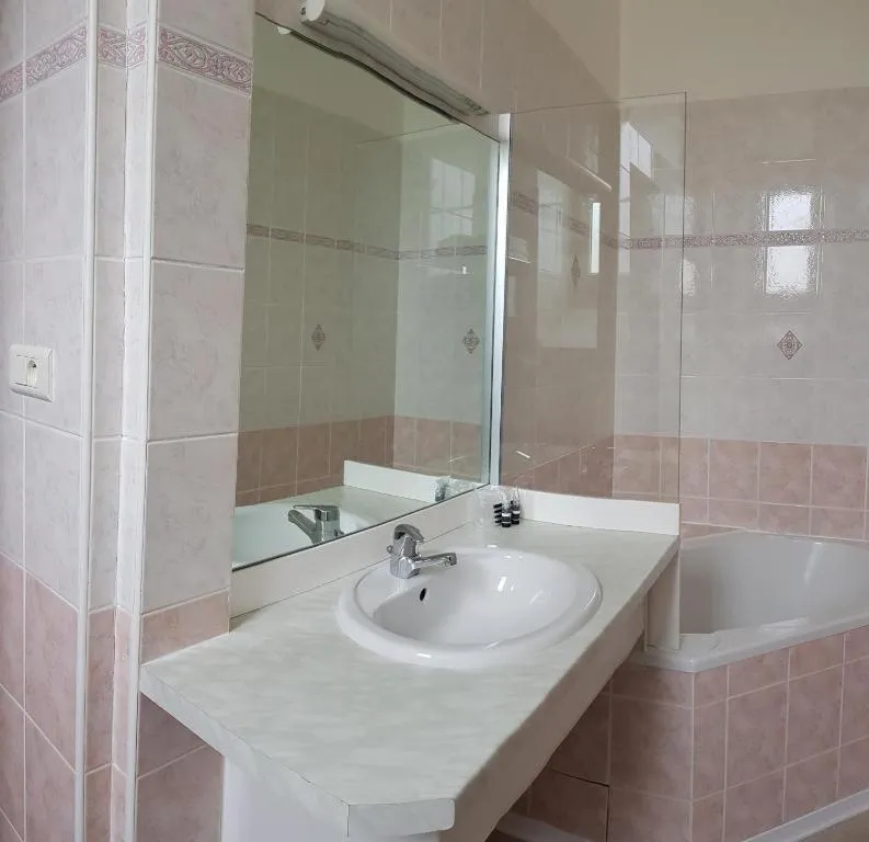 Le Central Hôtel-Bar