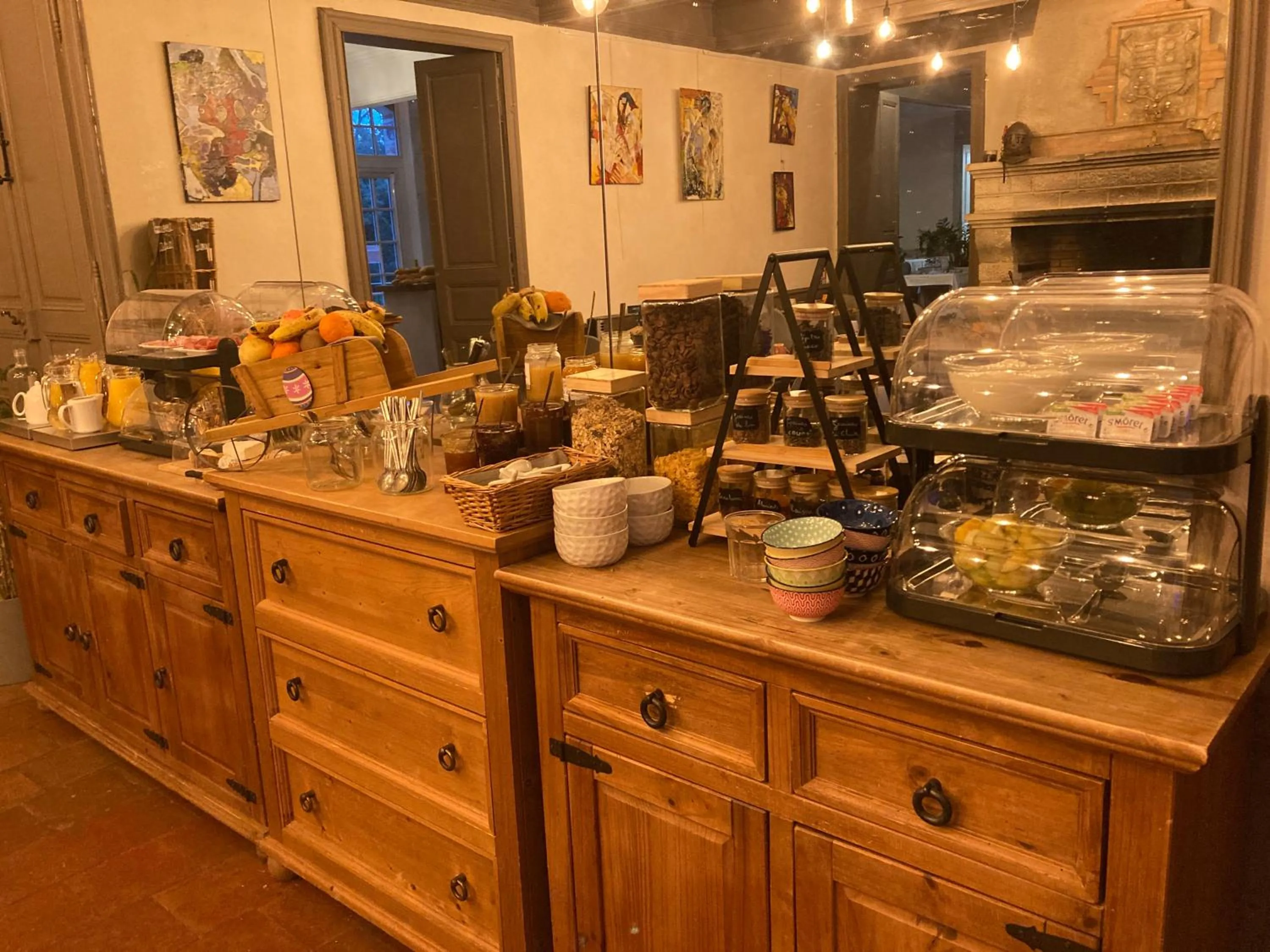 Buffet breakfast in Logis Domaine de Peyrolade