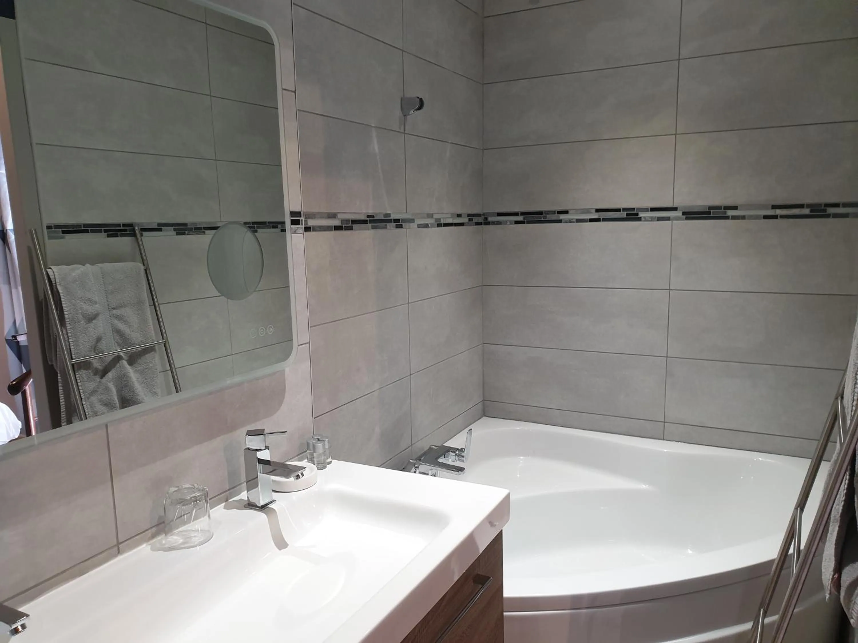 Bathroom in Logis Domaine de Peyrolade