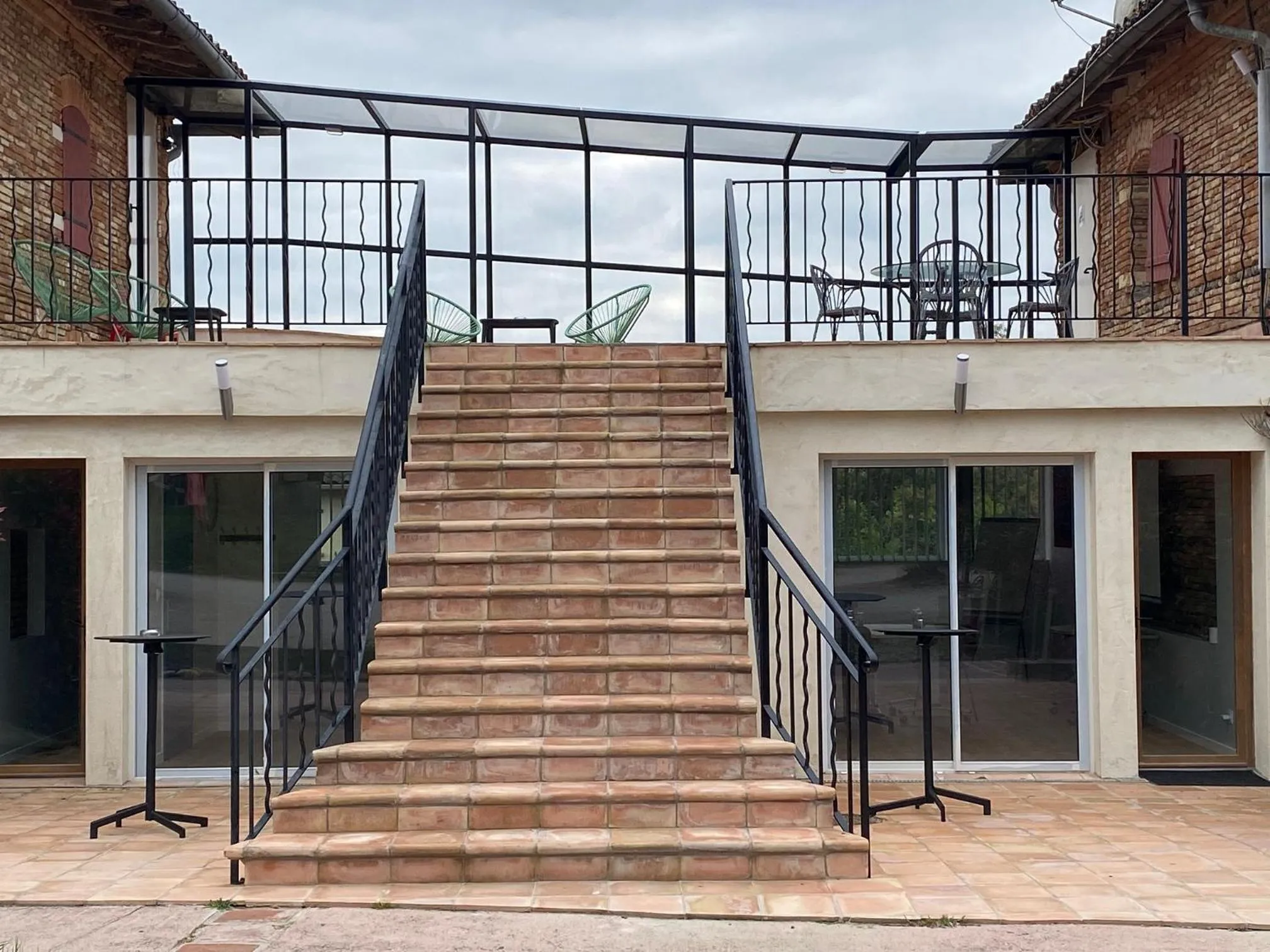 Patio in Logis Domaine de Peyrolade