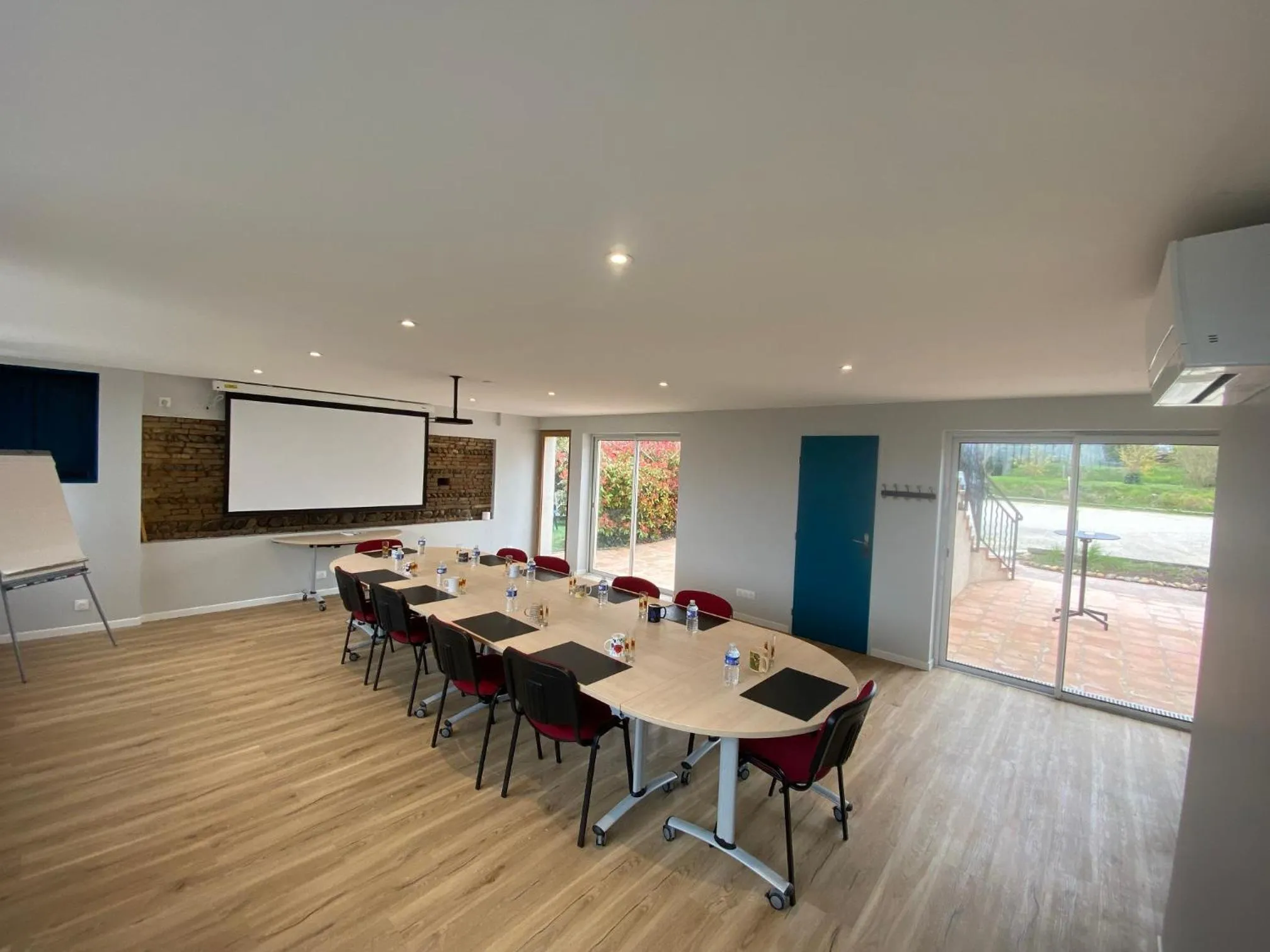 Meeting/conference room in Logis Domaine de Peyrolade