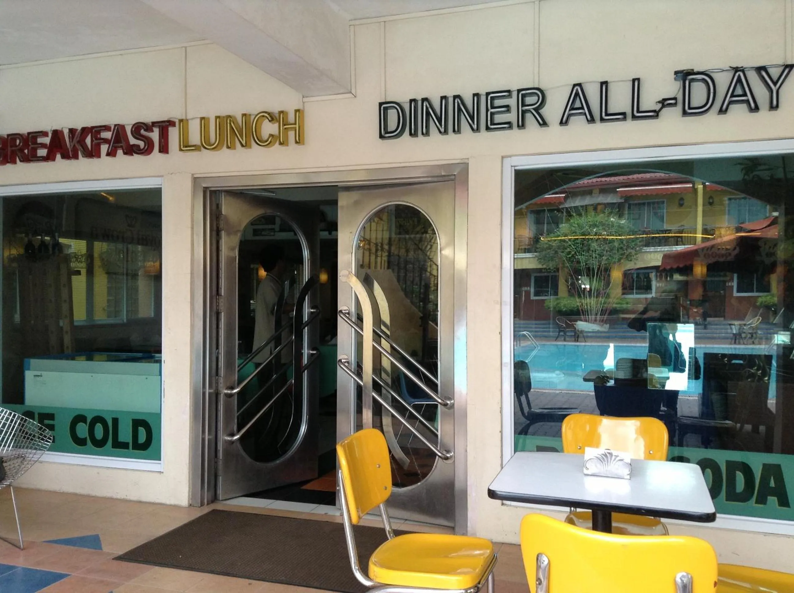 Restaurant/places to eat in Crown Regency Residences Davao