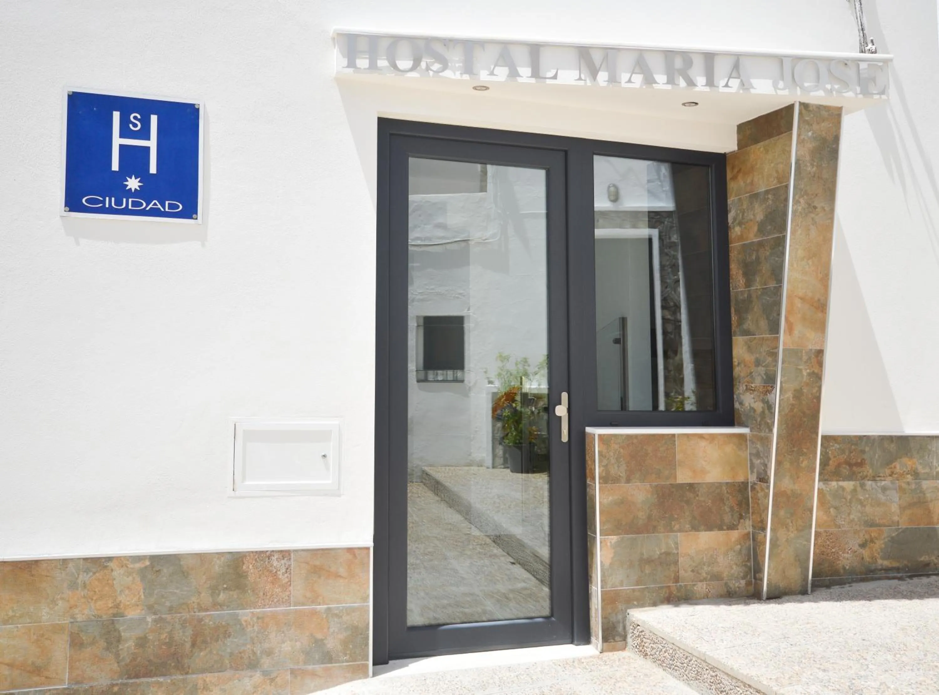 Property building in Hostal Maria Jose