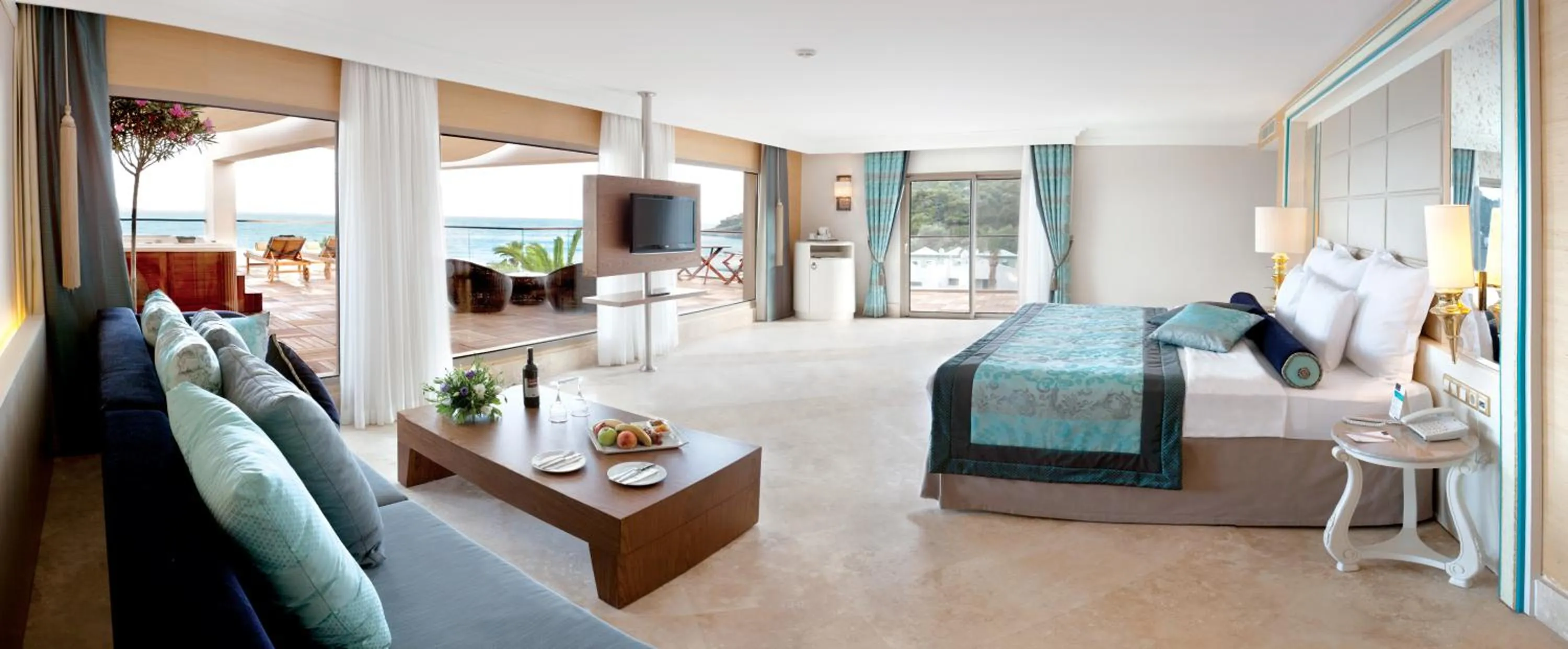 TV and multimedia, Bed in Paloma Pasha