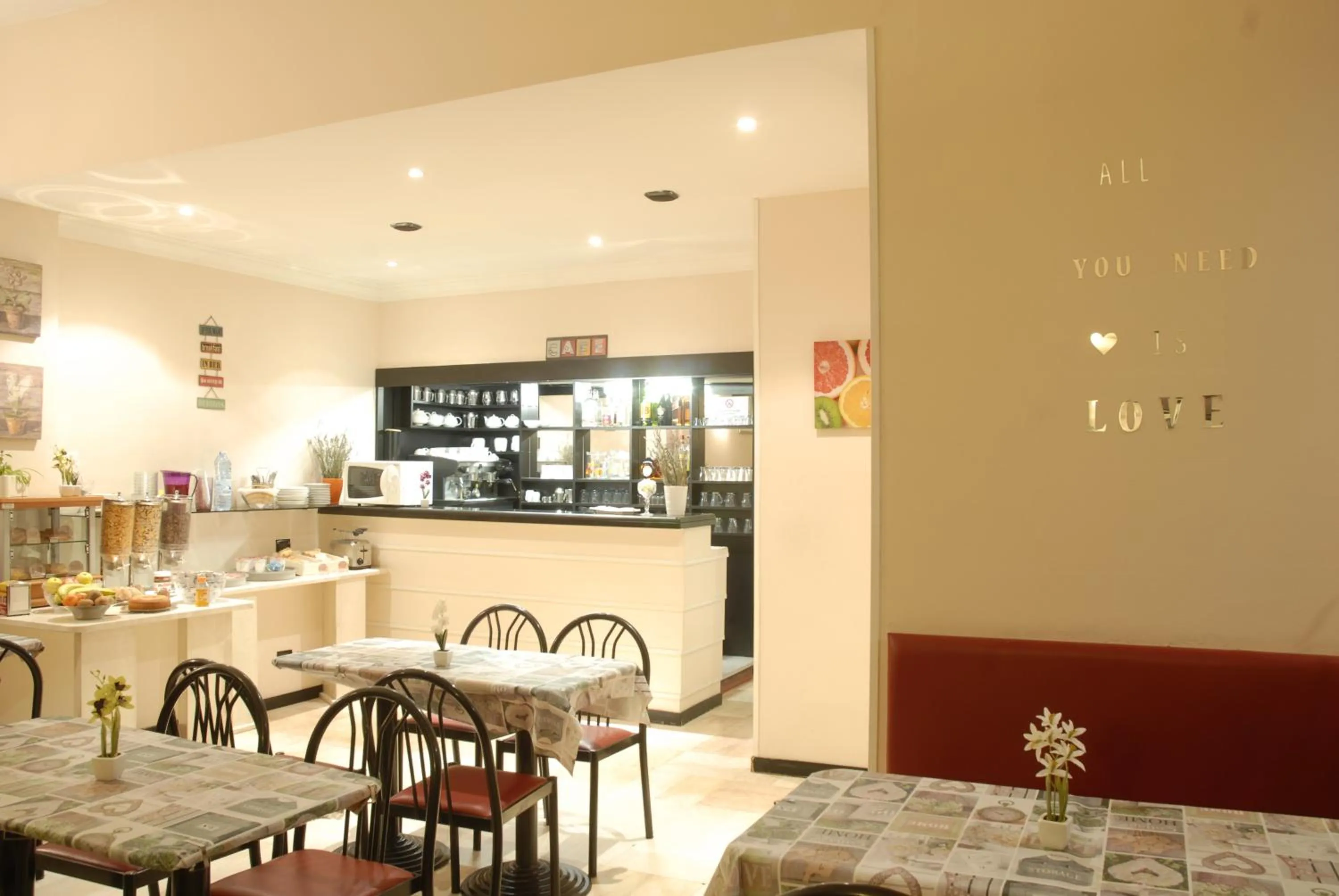 Lounge or bar in Hotel Provenza