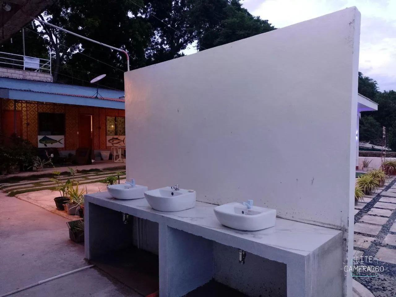 Angler's Hub & Resort Oslob