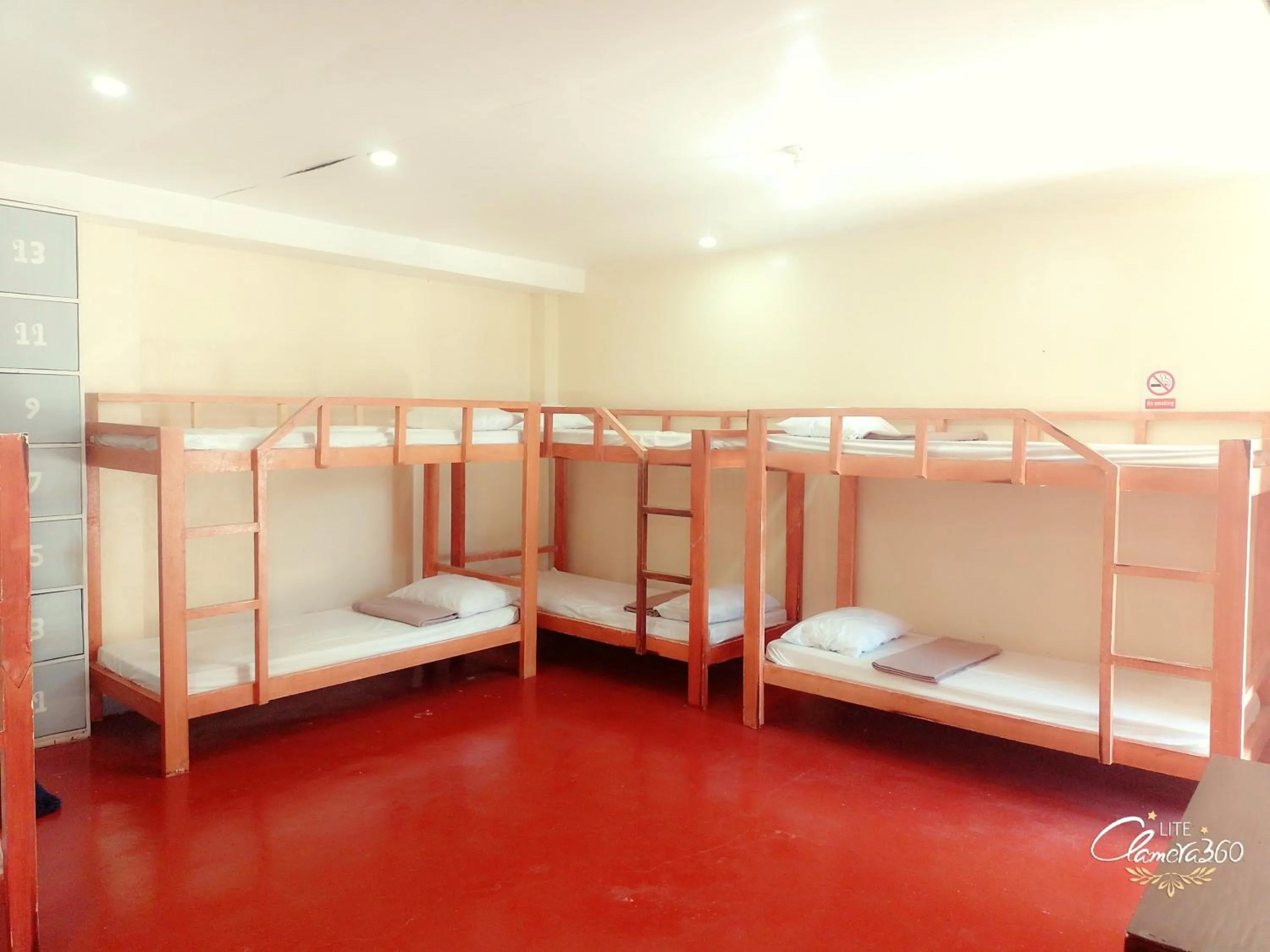 Bed in Angler's Hub & Resort Oslob