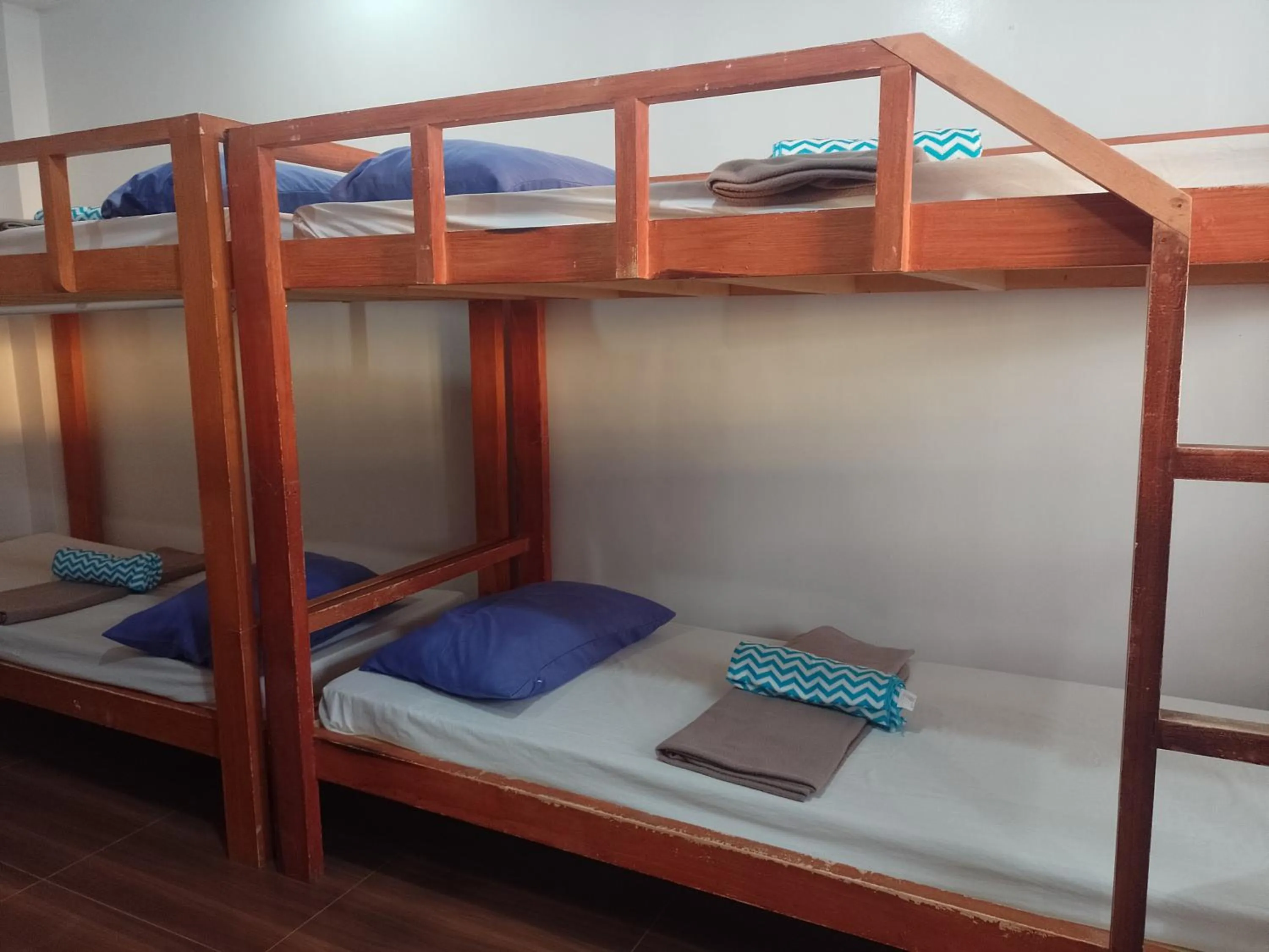 Bed in Angler's Hub & Resort Oslob