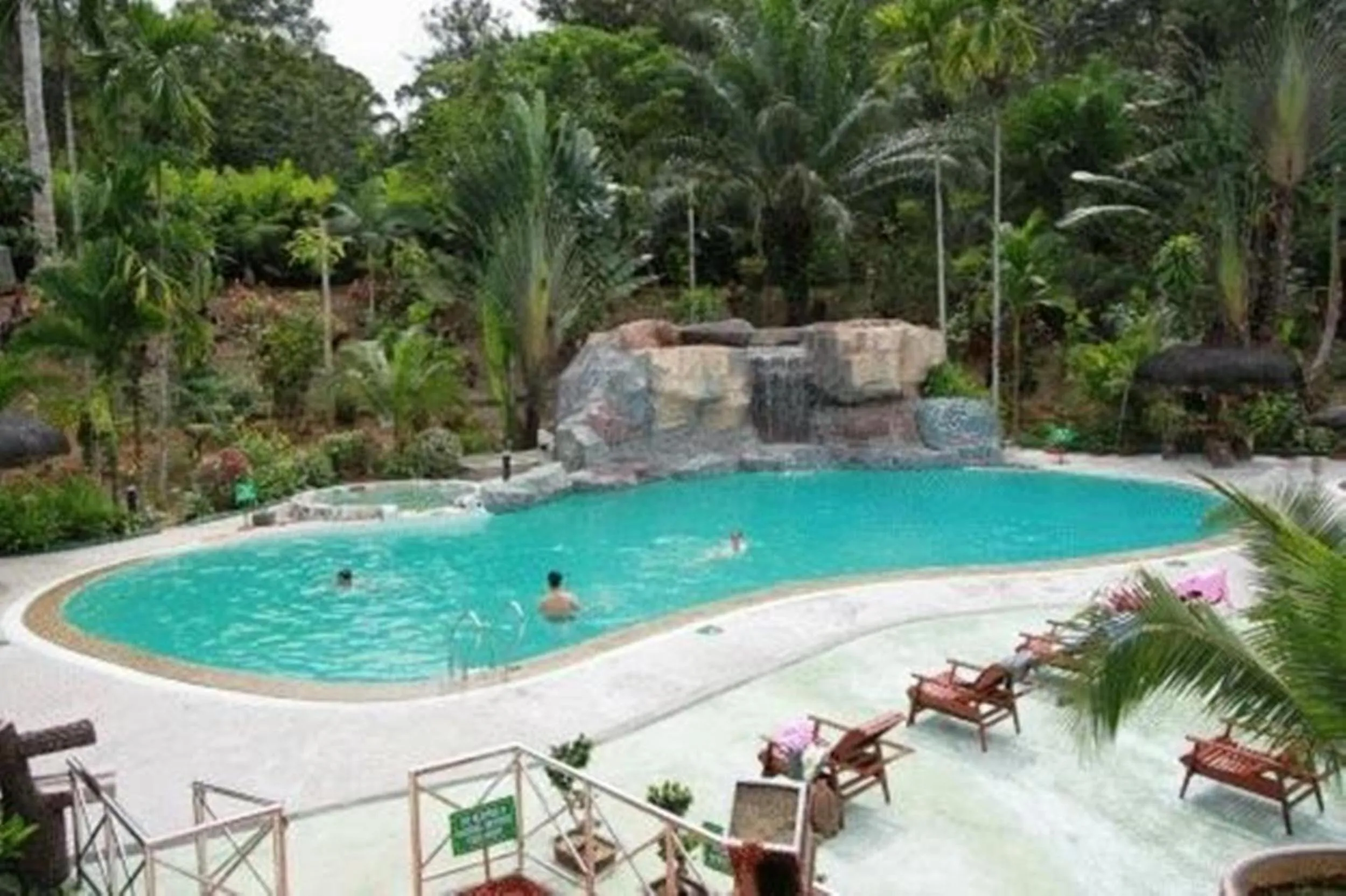 Swimming pool in Sepilok Jungle Resort