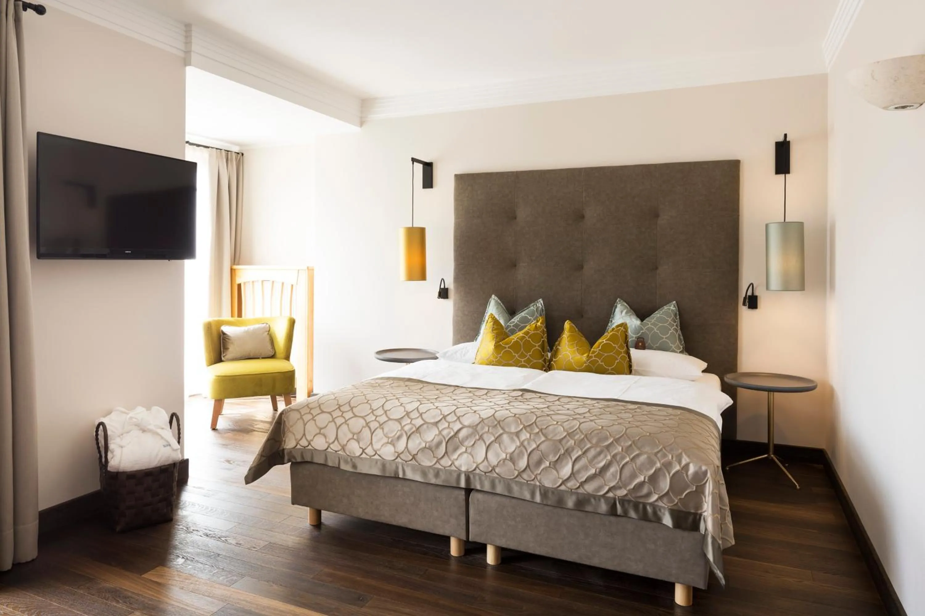 Photo of the whole room, Bed in Hotel Burggräflerhof