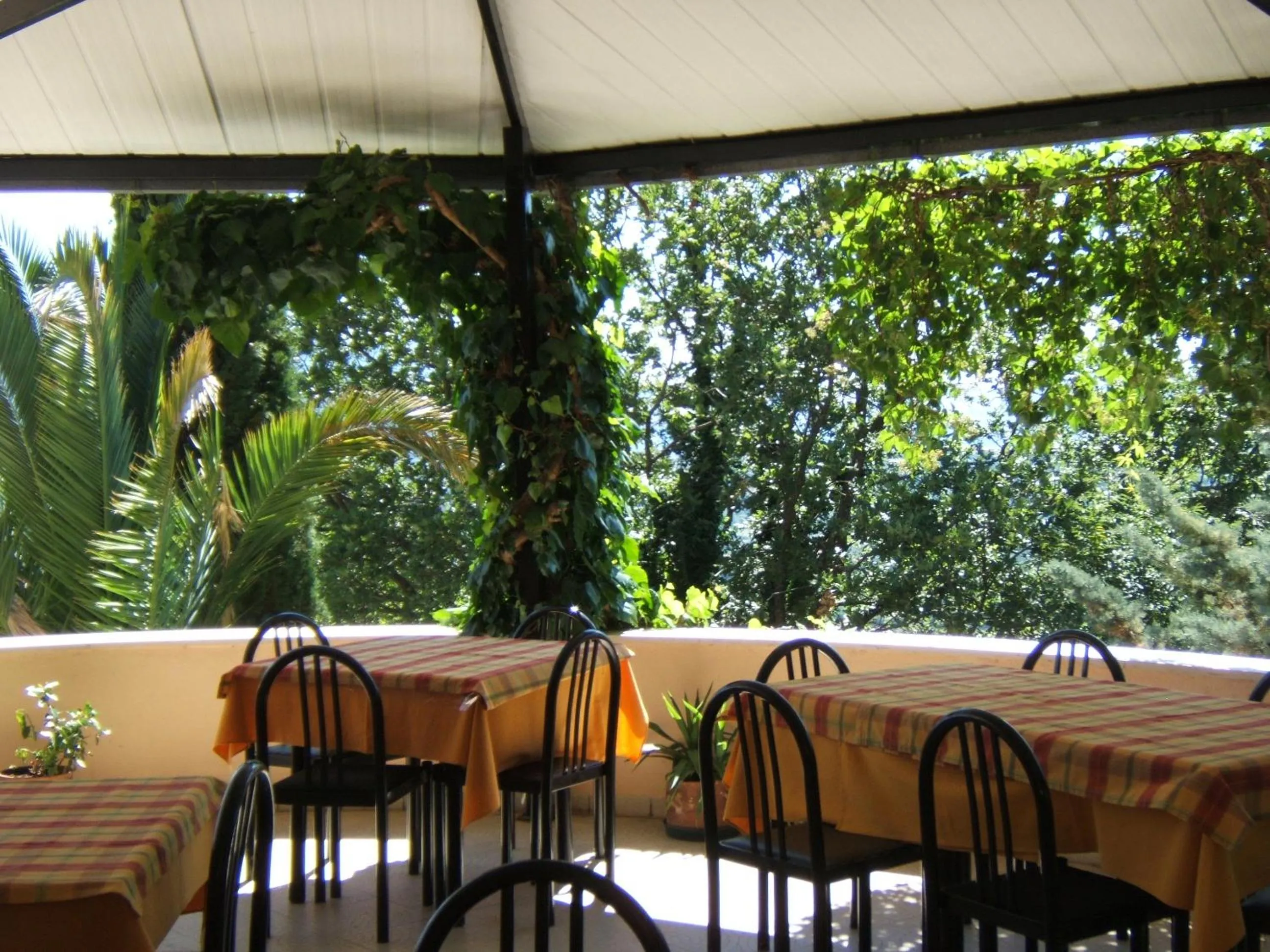 Restaurant/places to eat in B&B La Meta