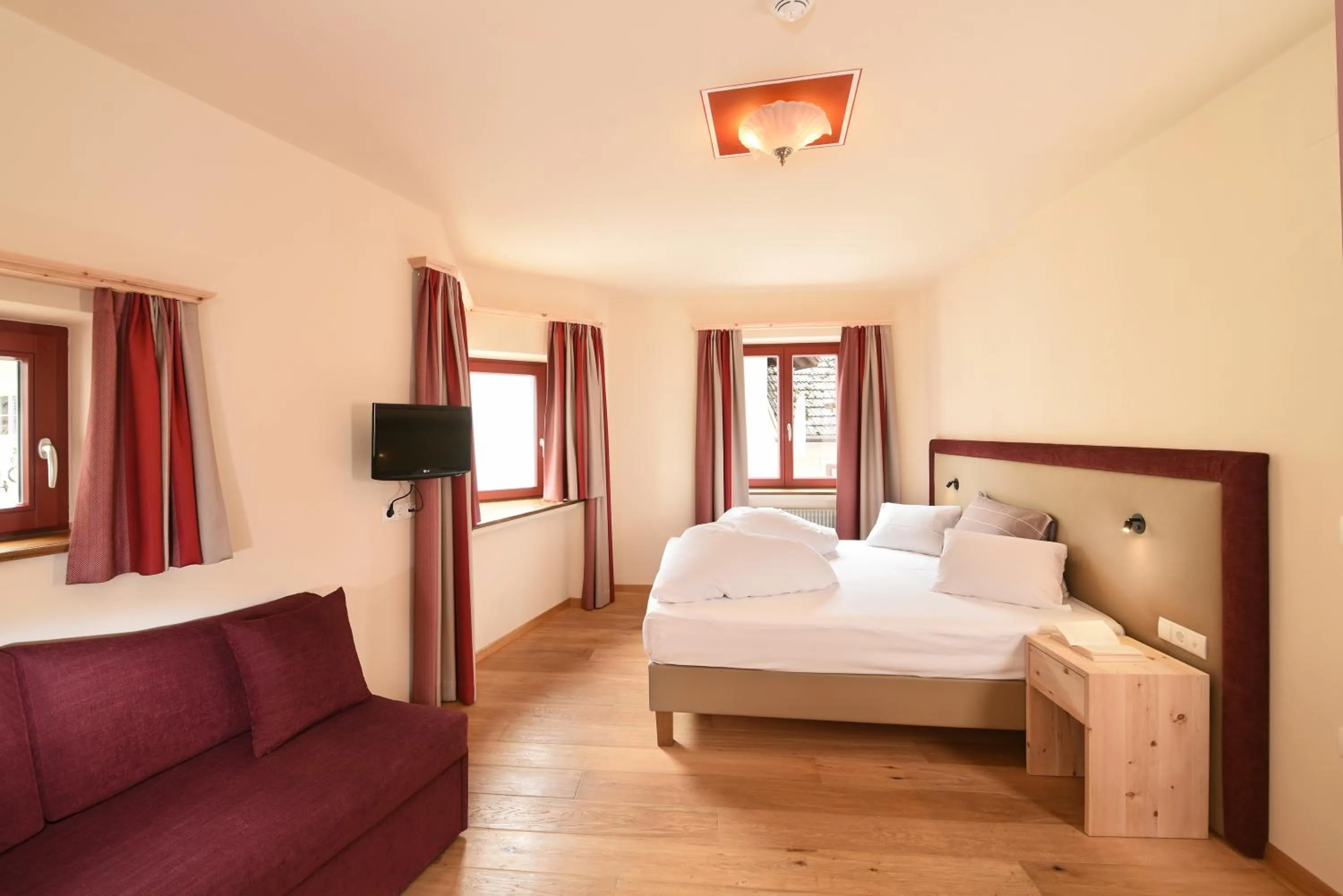 Photo of the whole room, Bed in Hotel Gassenwirt