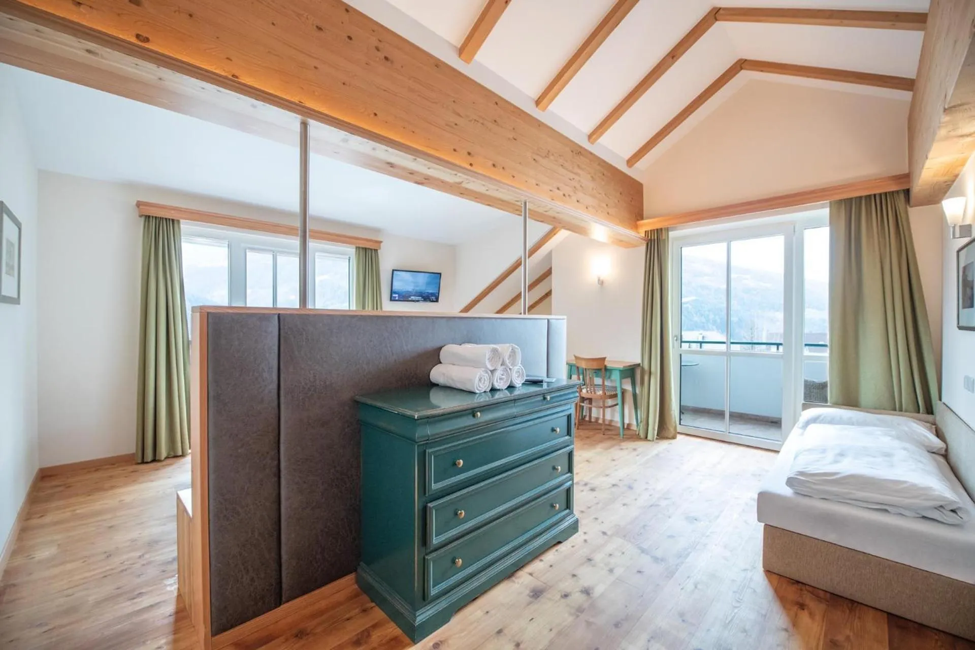 Bedroom, Bed in Hotel Gassenwirt