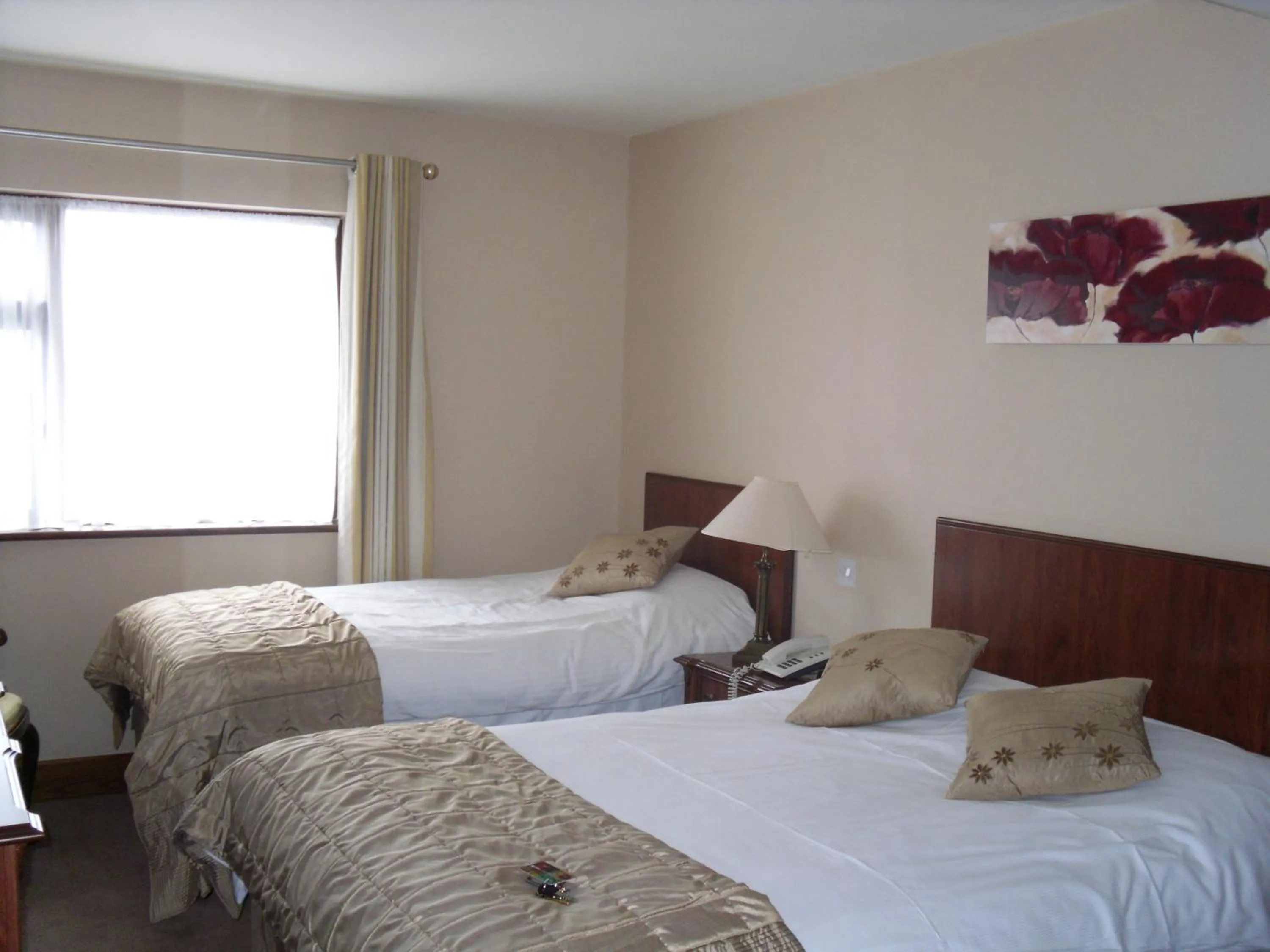 Bedroom, Bed in The Horse and Hound Hotel