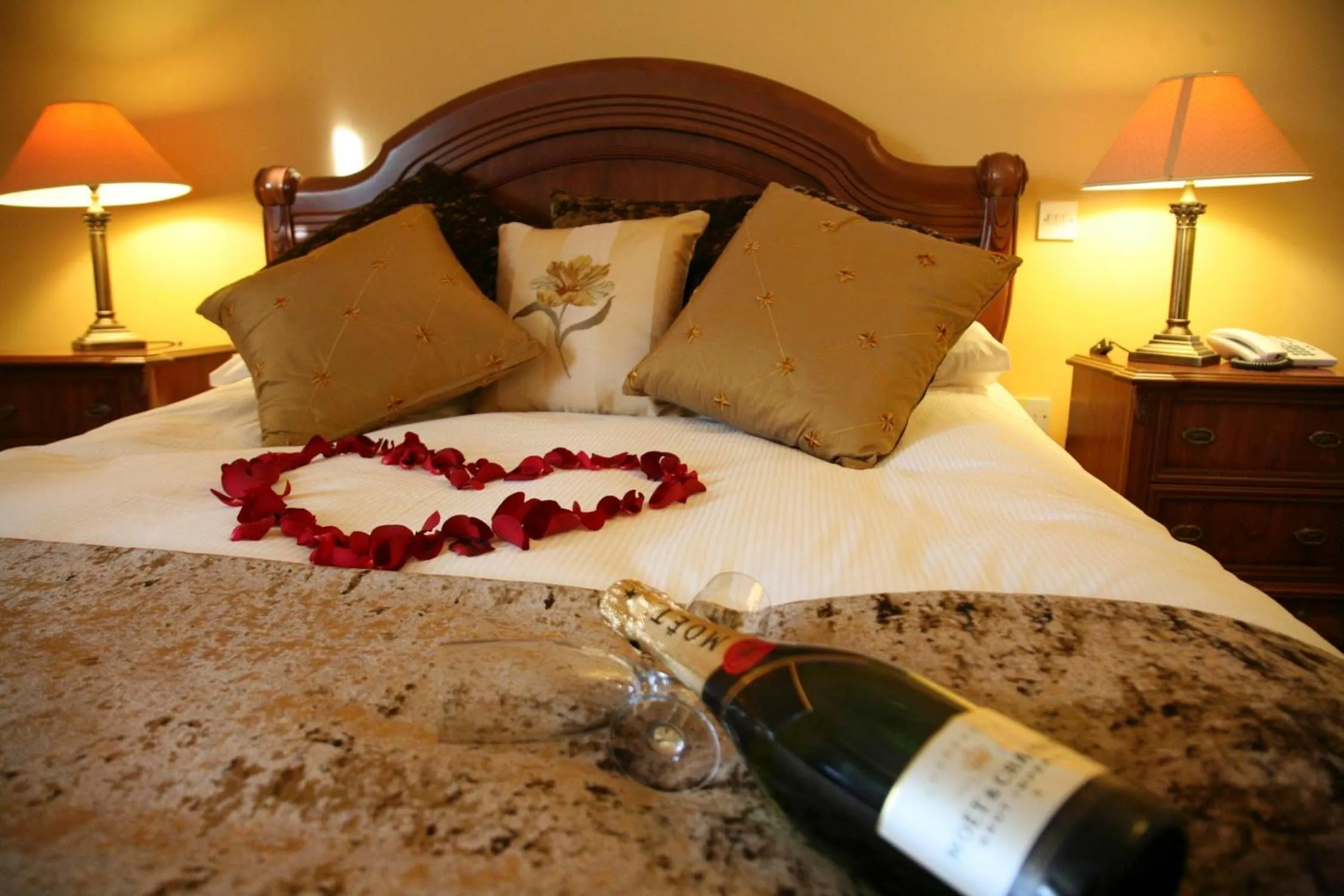 Bed in The Horse and Hound Hotel