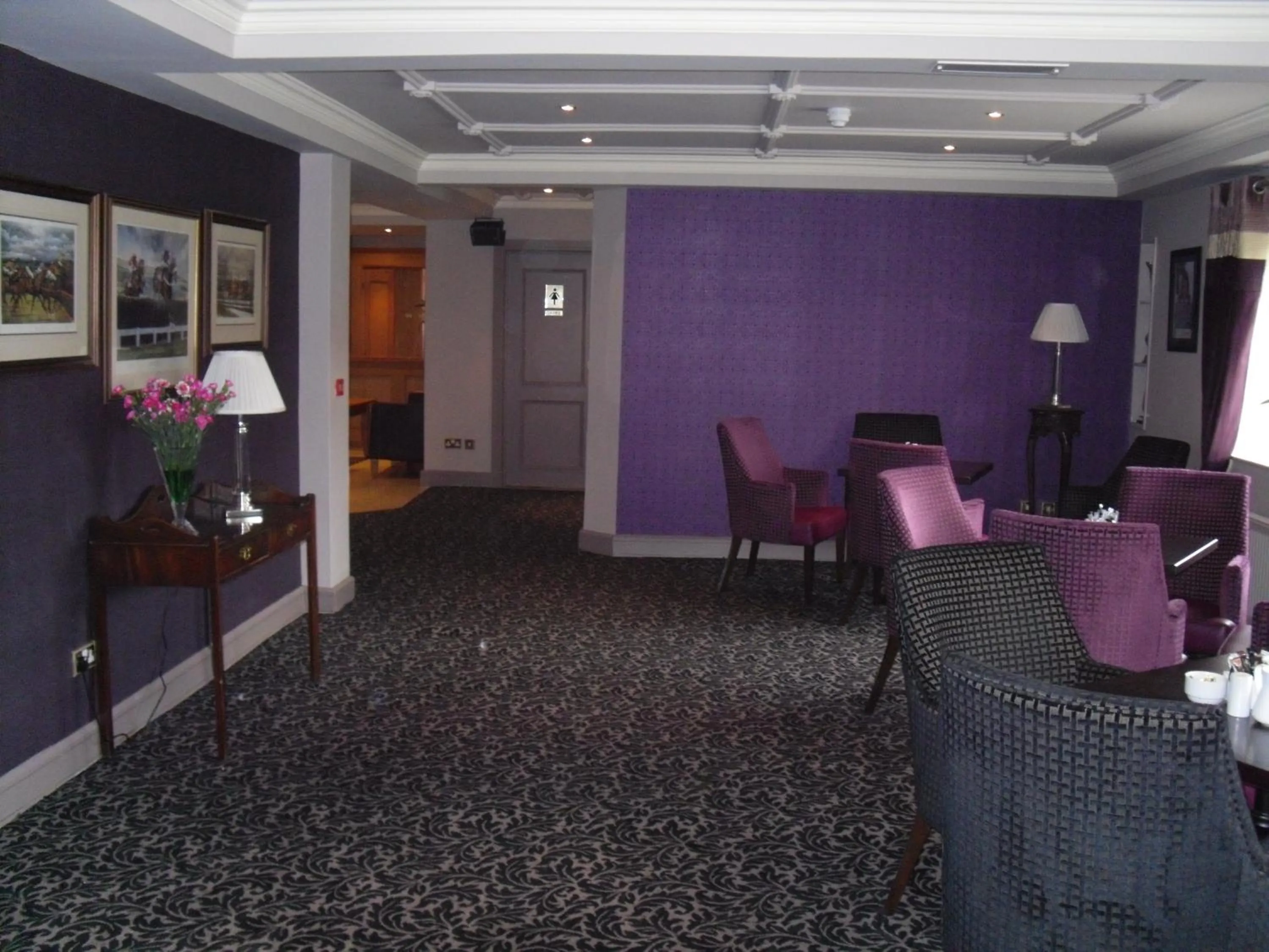Lobby or reception in The Horse and Hound Hotel