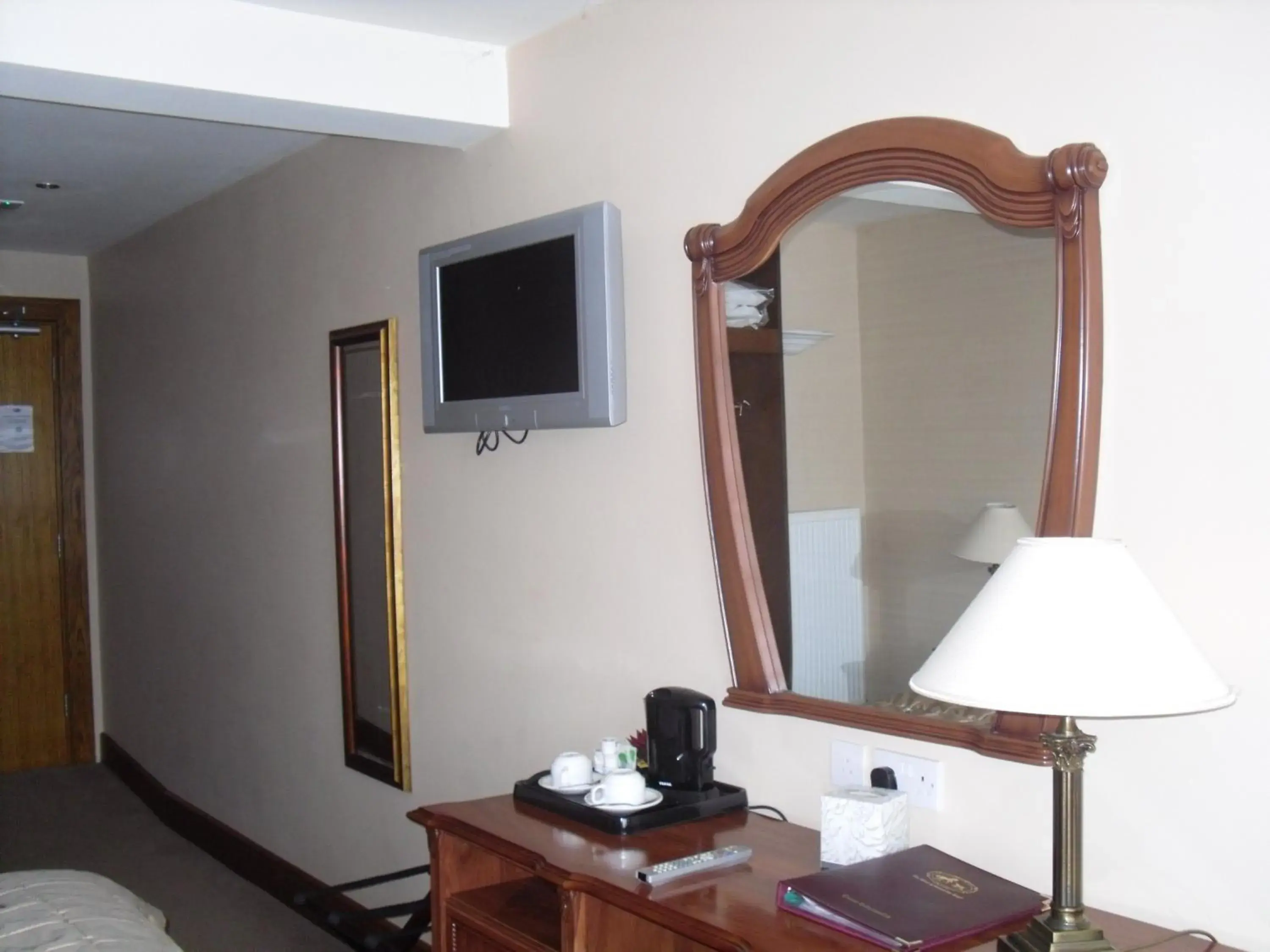 Single Room in The Horse and Hound Hotel Single Room in The Horse and Hound Hotel