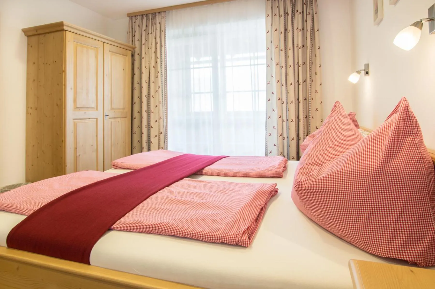 TV and multimedia, Bed in Ferienhof HINTERSTRASSER