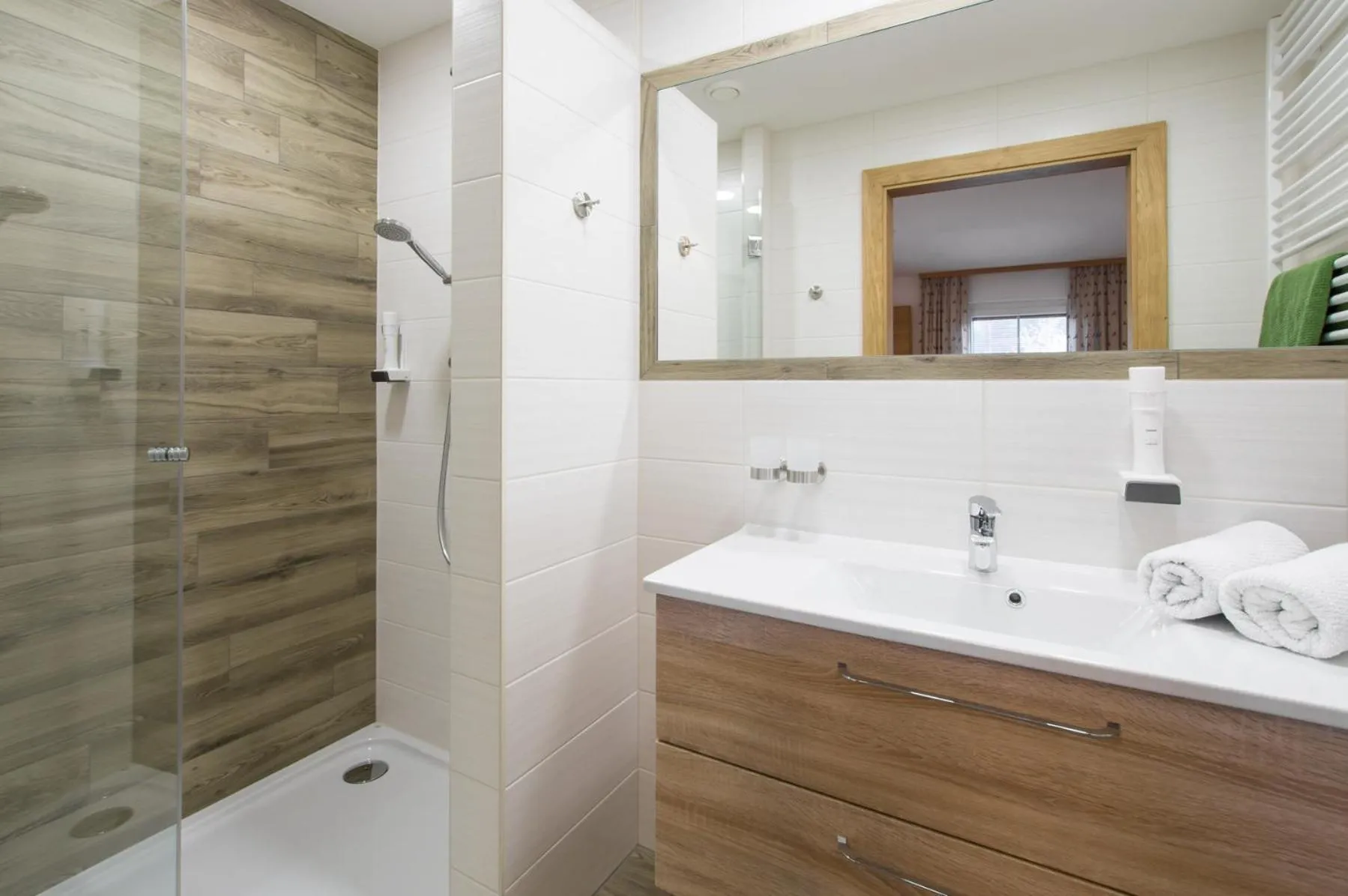 Shower in Ferienhof HINTERSTRASSER