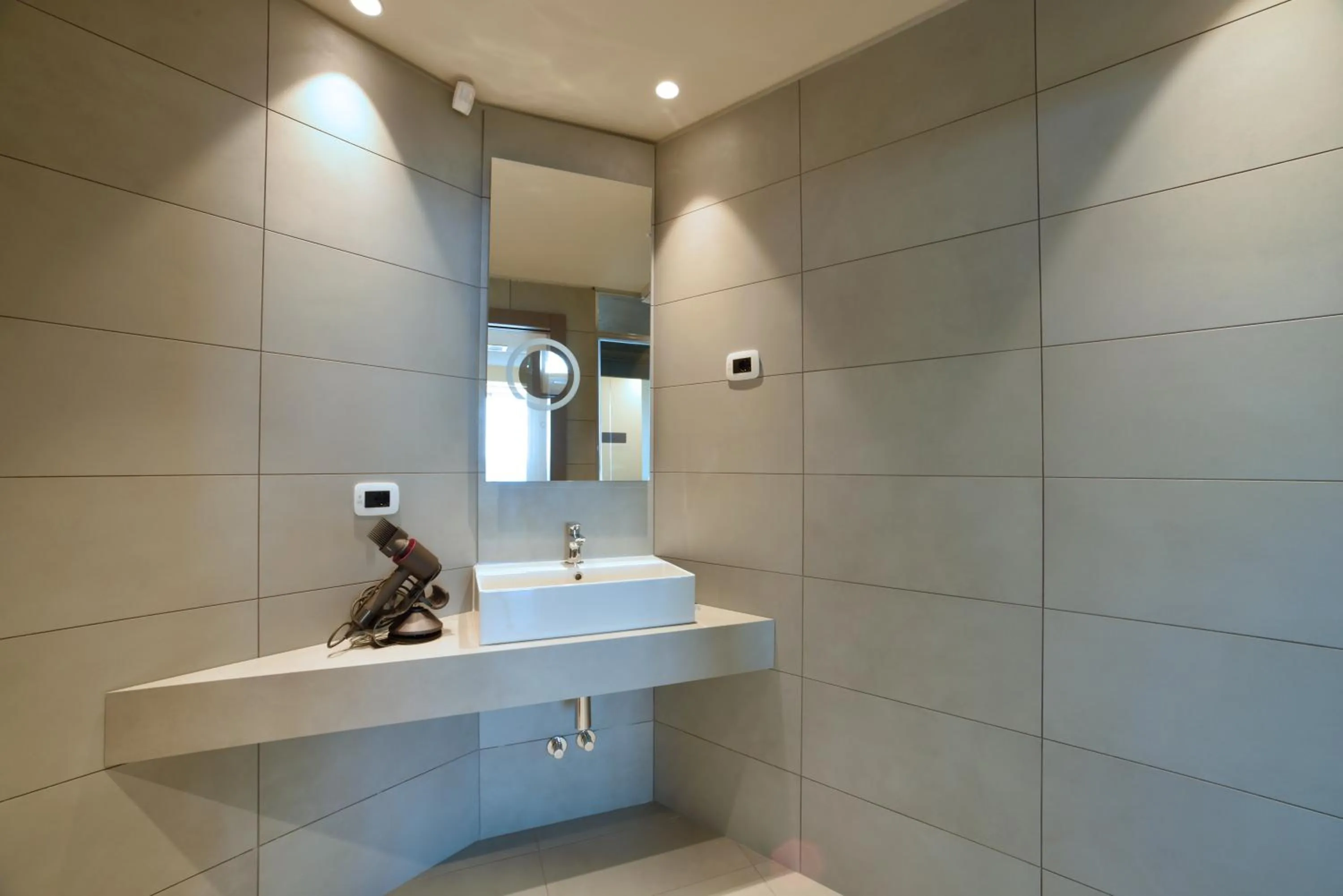 Bathroom in Hotel Le Roi