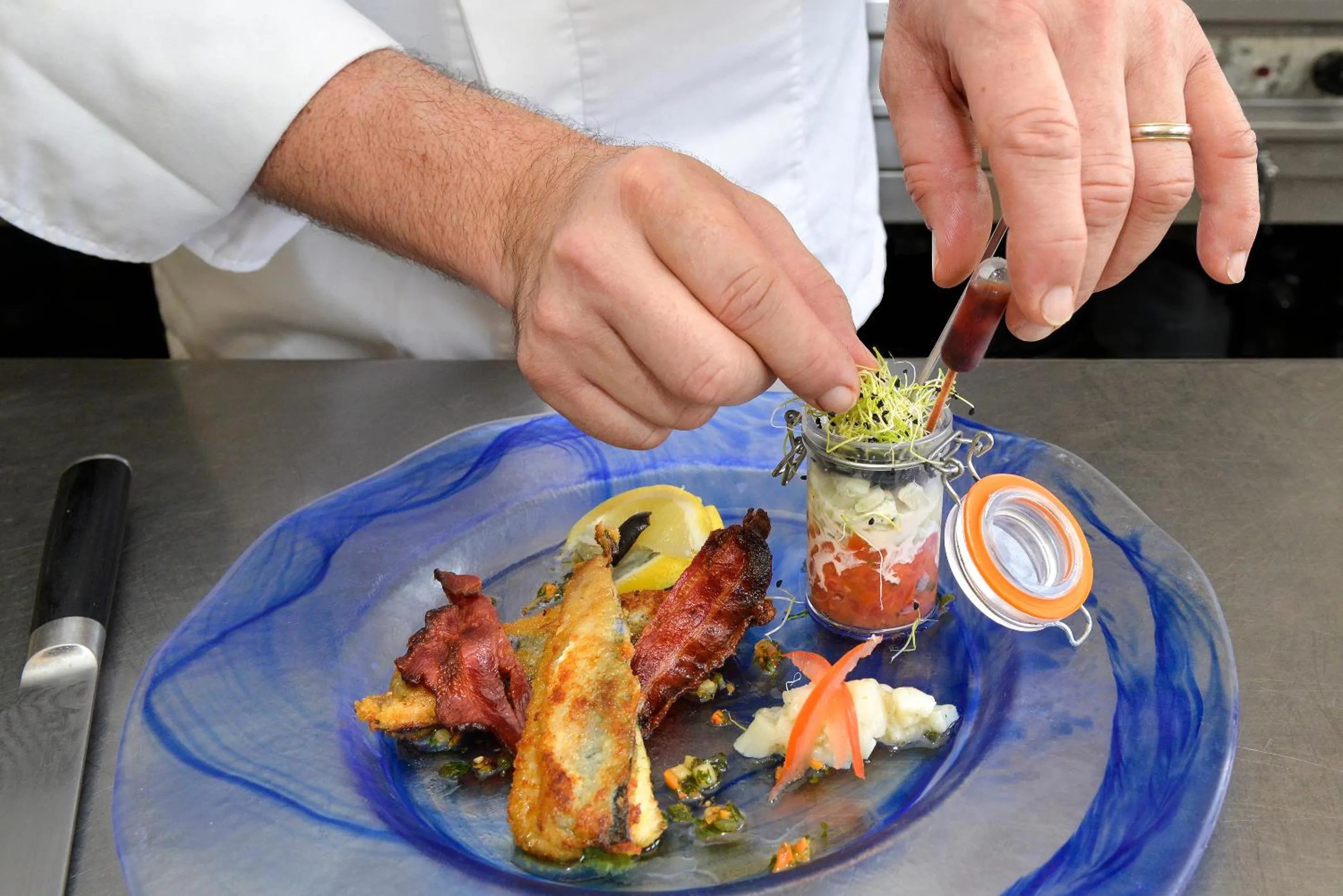 Logis Hôtels Restaurant Le Dauphin