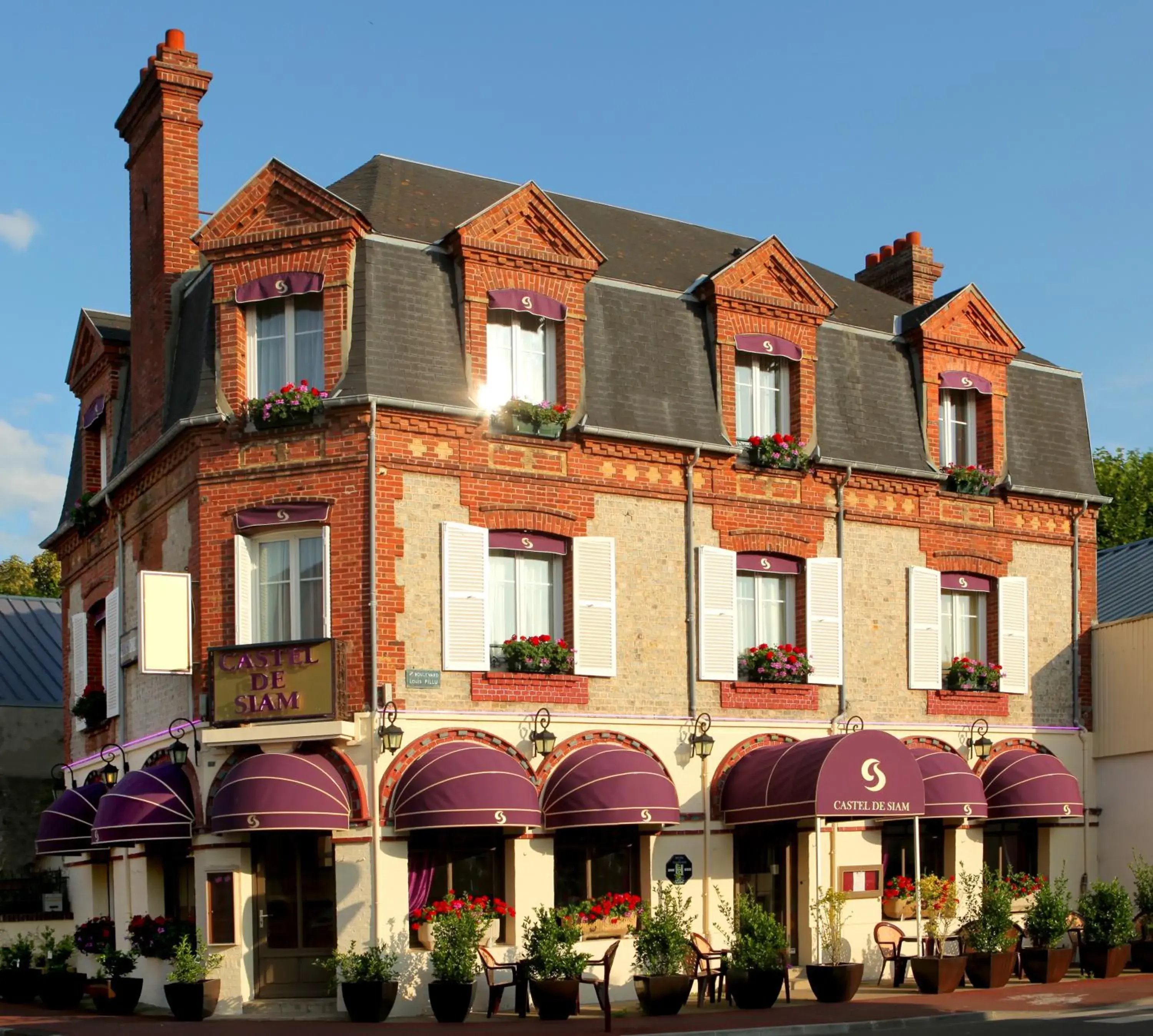 Castel De Siam Castel De Siam