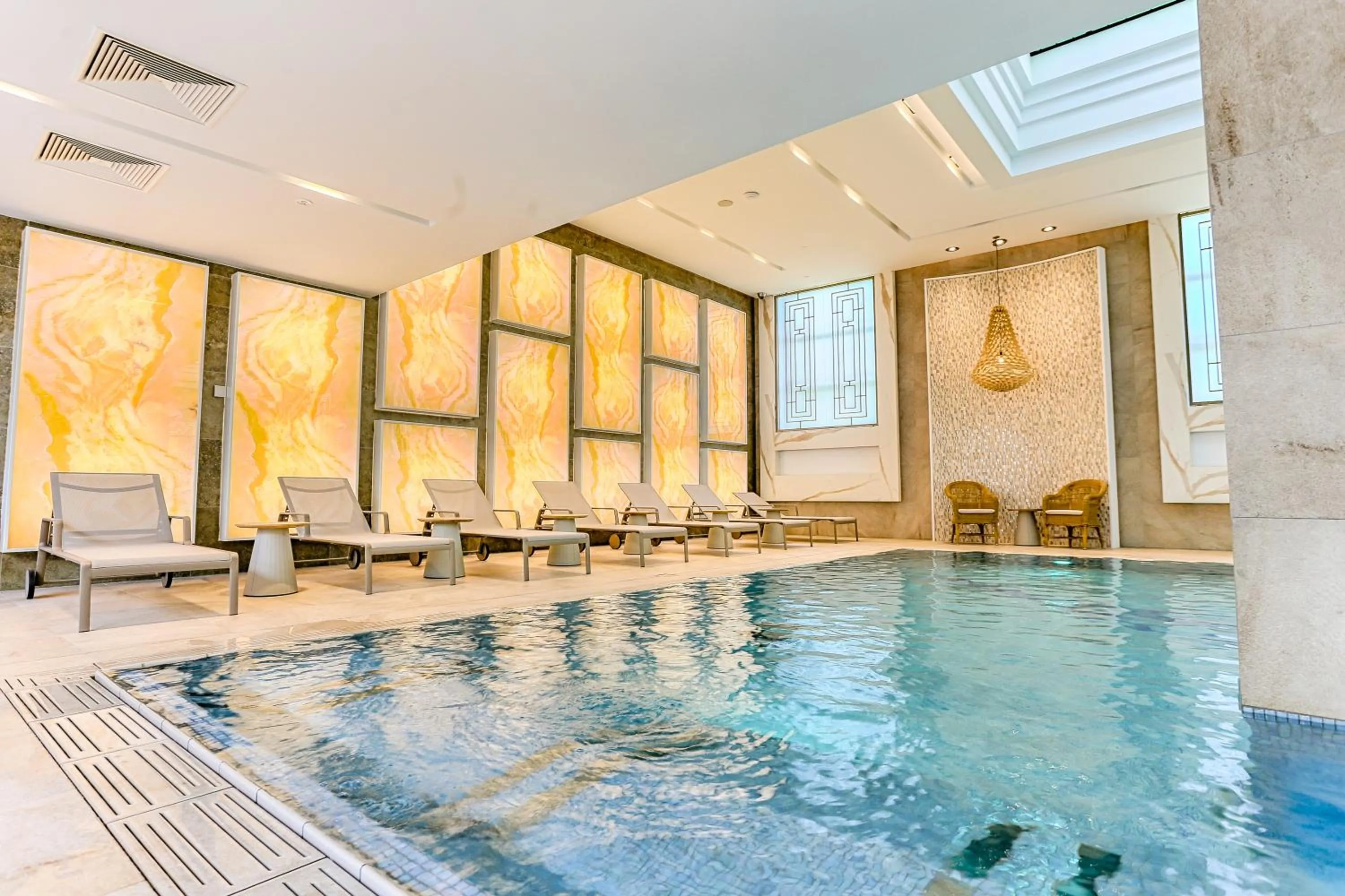 Swimming pool in Ensana Thermia Palace