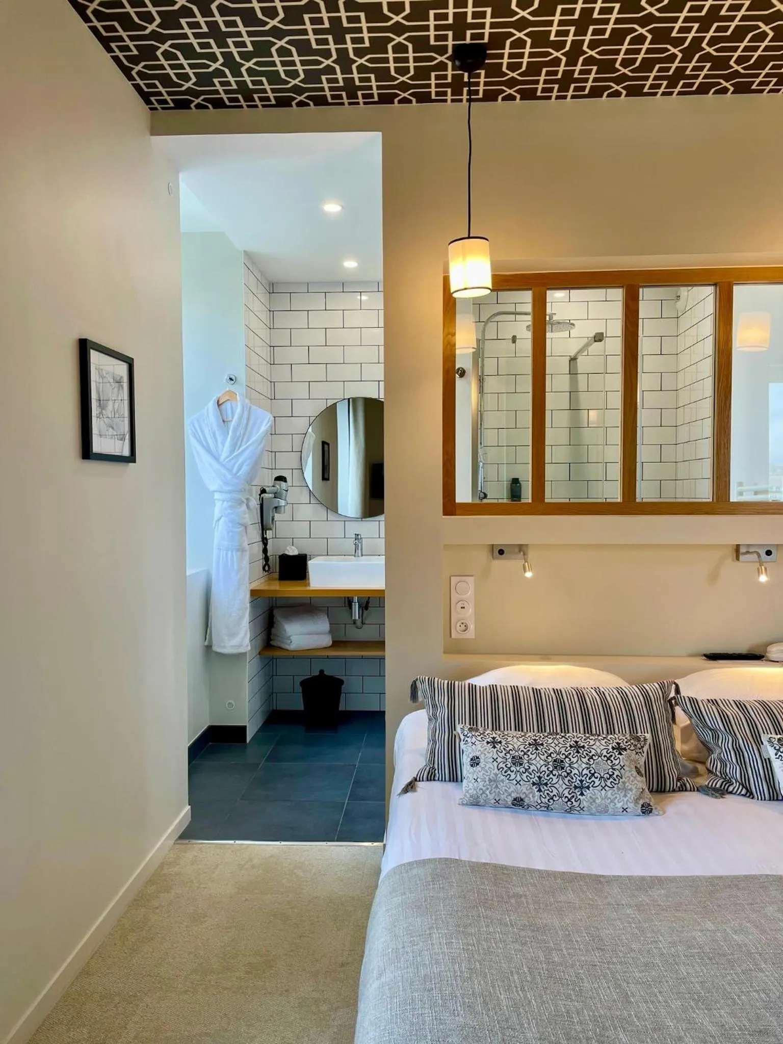 Shower, Bed in Hôtel Les Costans, The Originals Relais