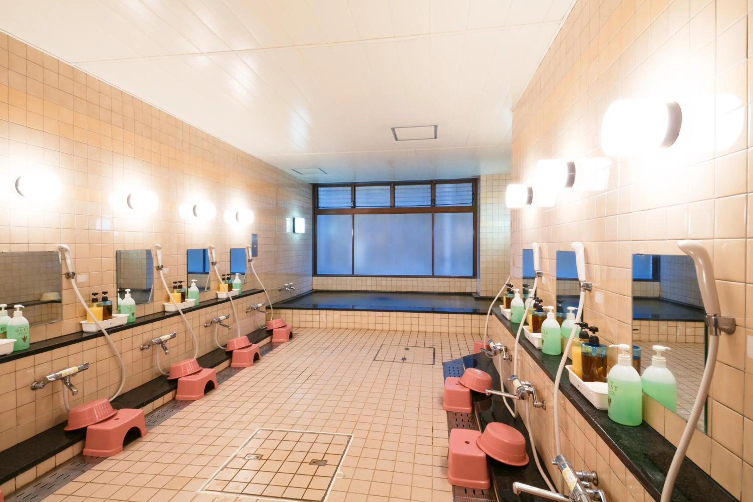 Swimming pool in Kyoto Travellers Inn