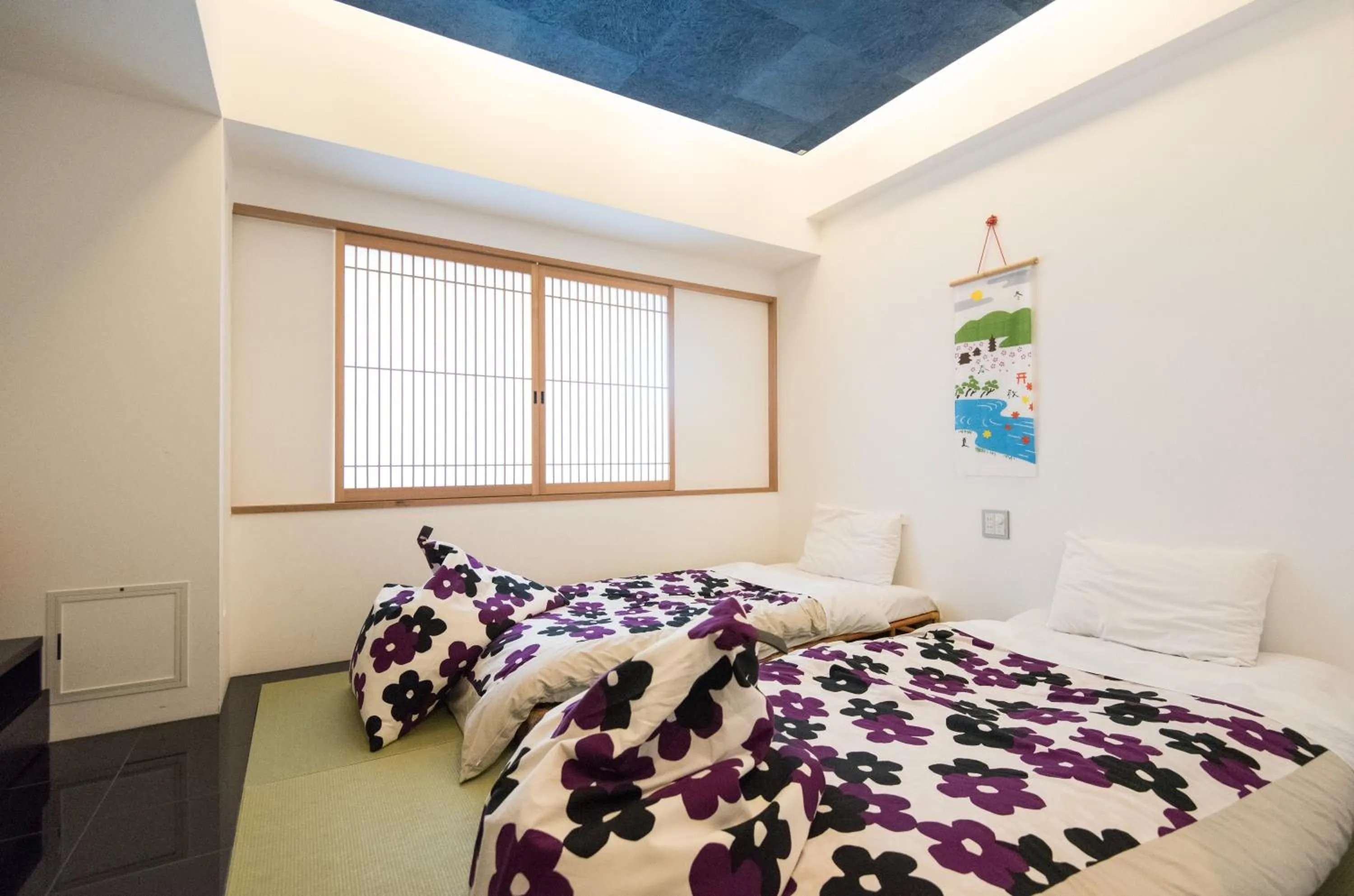 Bedroom, Bed in Kyoto Travellers Inn