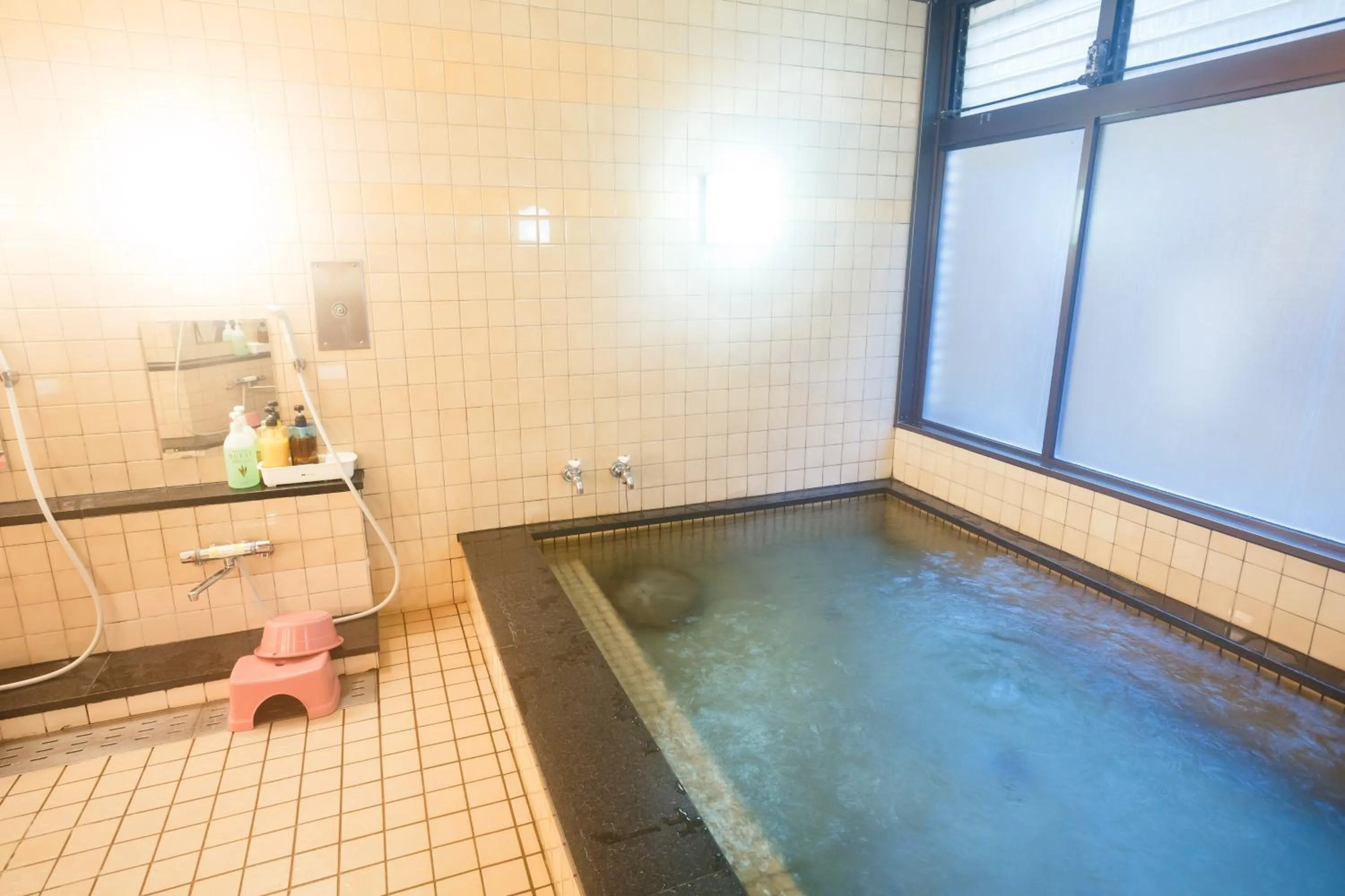 Swimming pool in Kyoto Travellers Inn