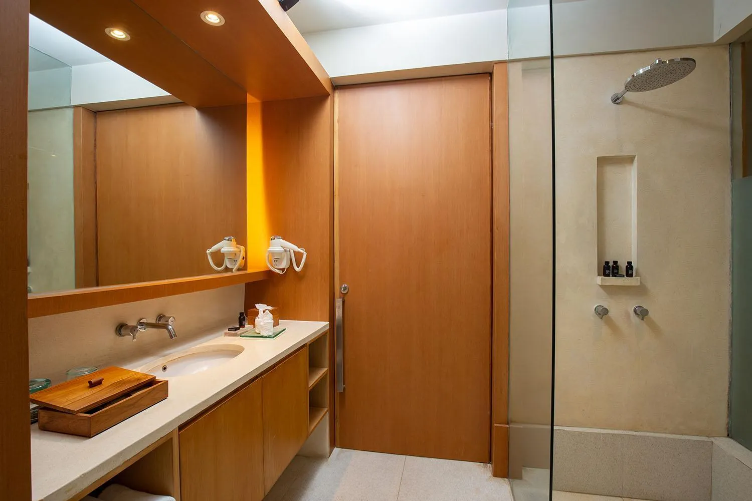 Shower in THE HAVEN Bali Seminyak