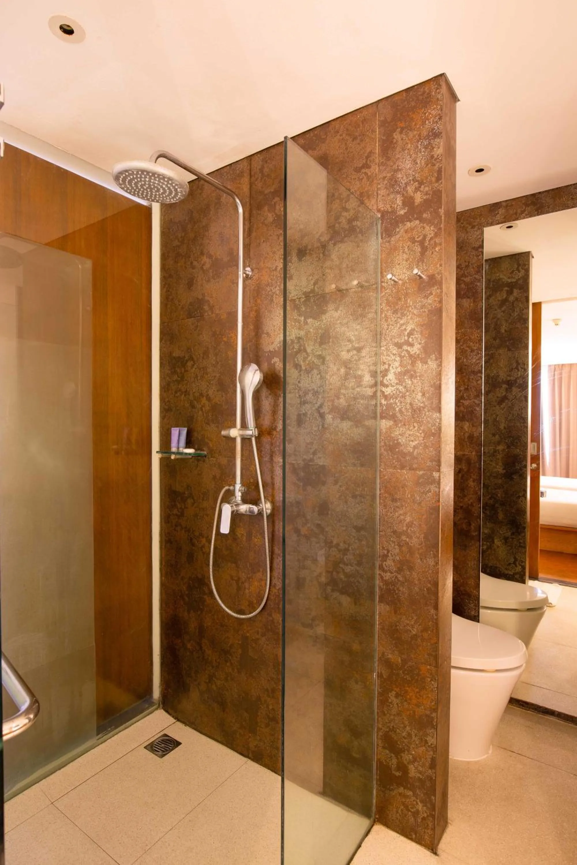 Shower in THE HAVEN Bali Seminyak