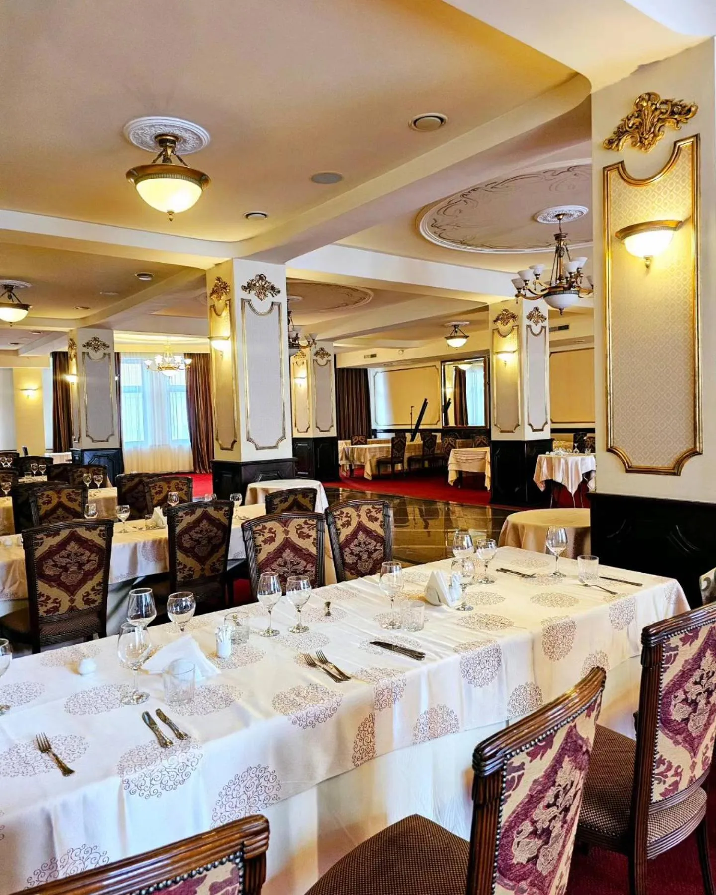 The Elite - Oradea's Legendary Hotel