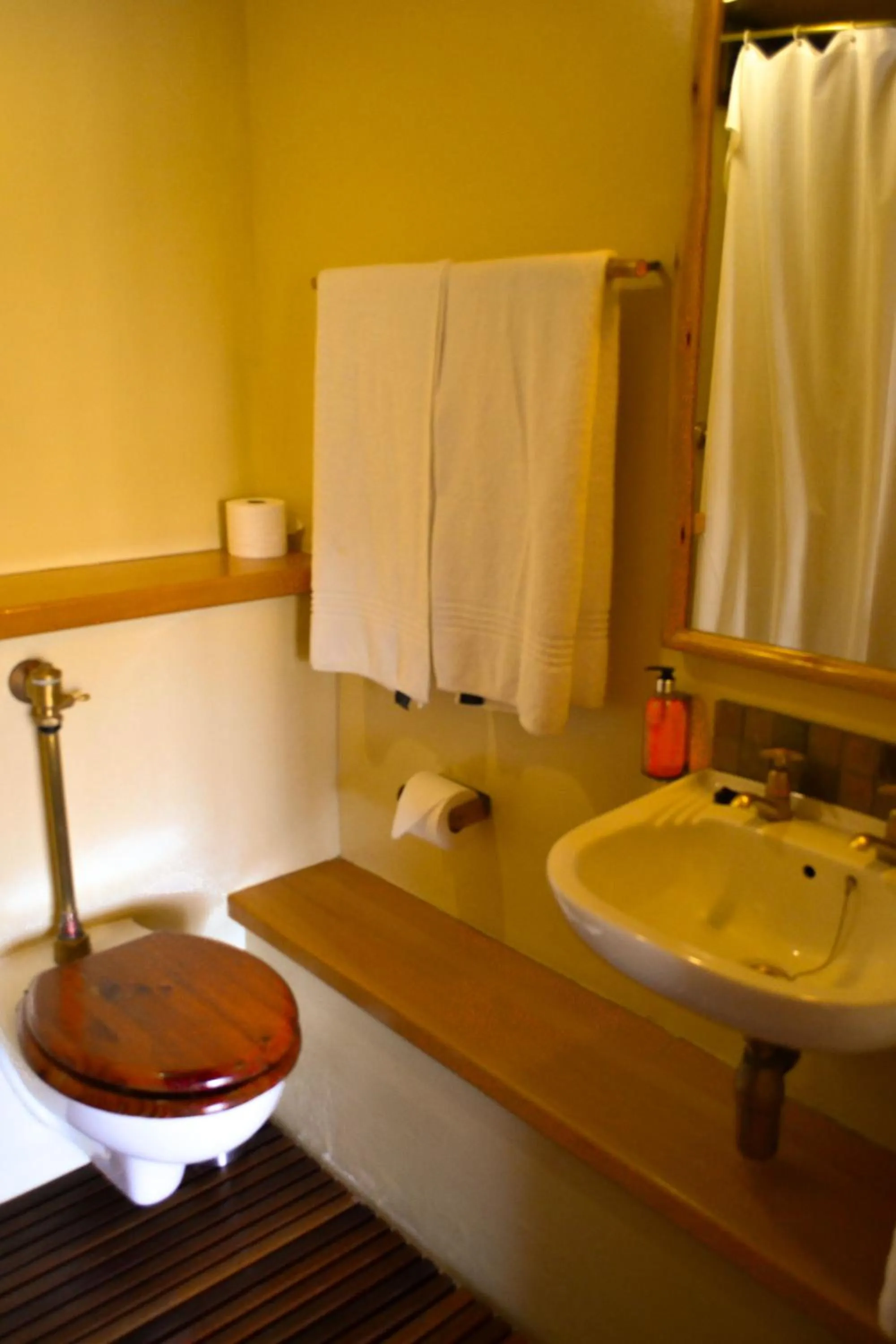 Bathroom in iKhaya Lodge