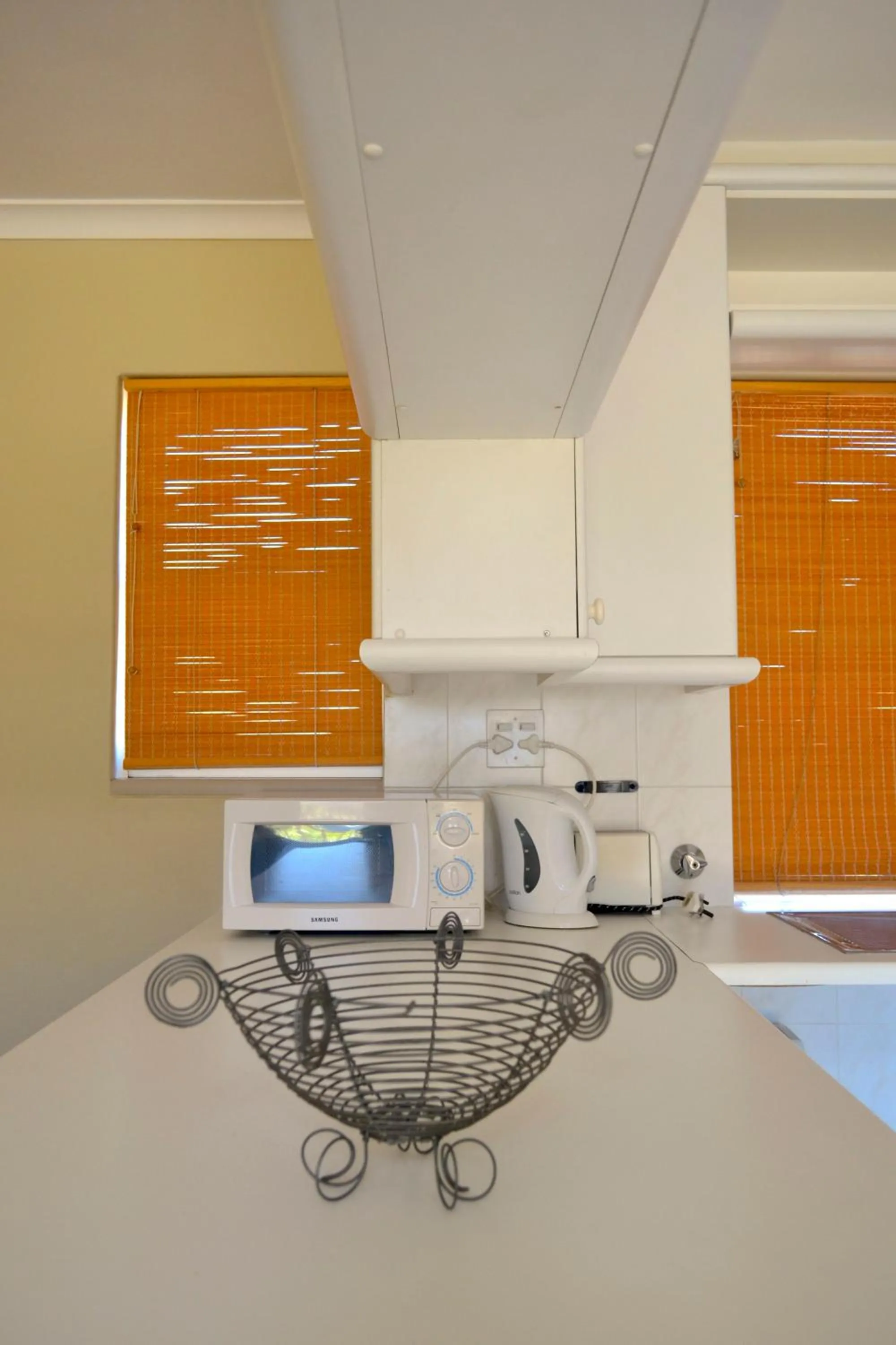 Kitchen or kitchenette in iKhaya Lodge