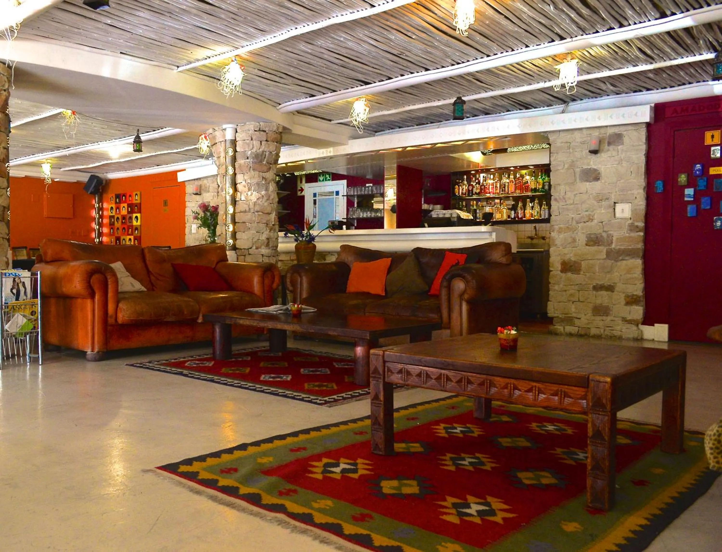 Restaurant/places to eat in iKhaya Lodge