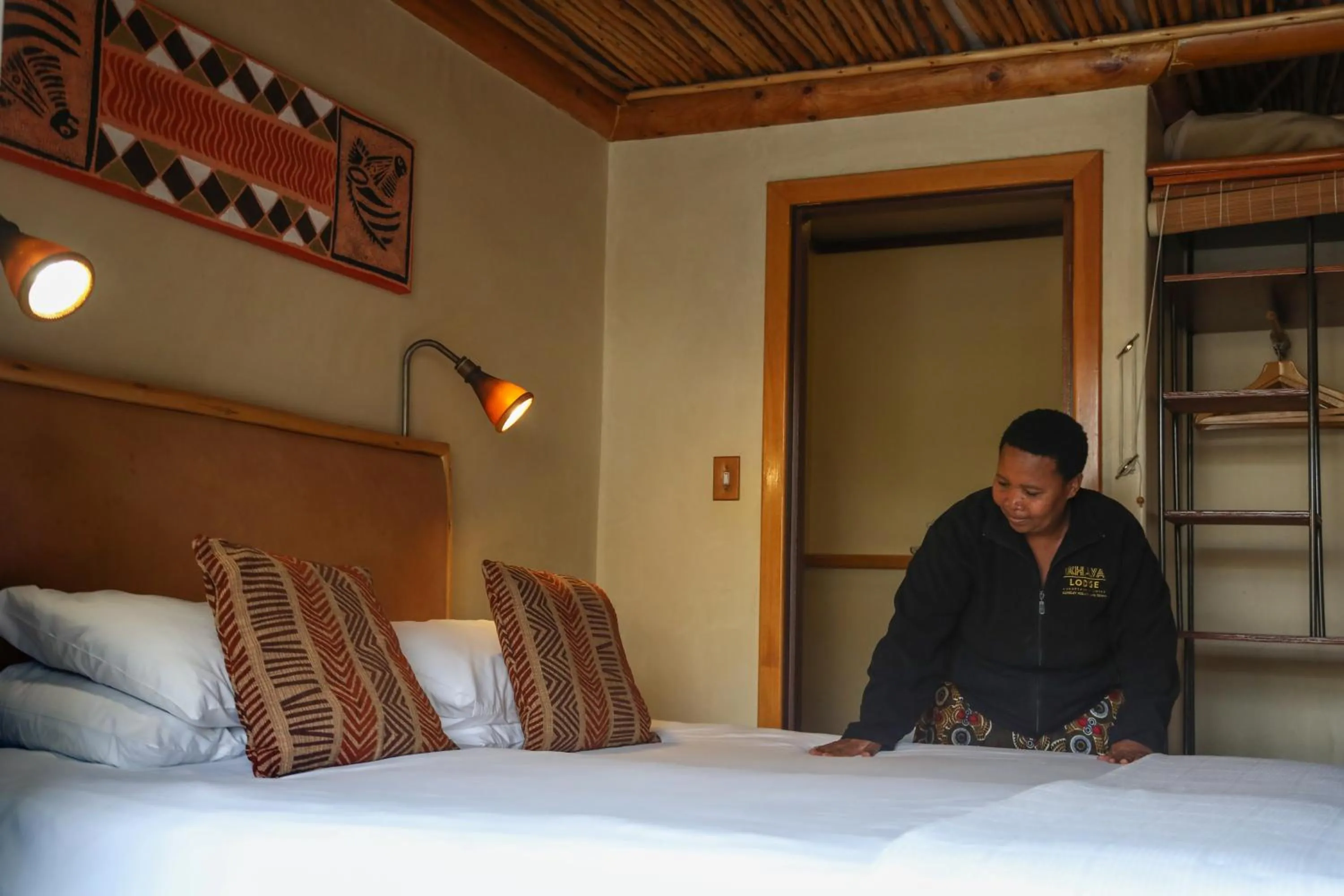 Bed in iKhaya Lodge