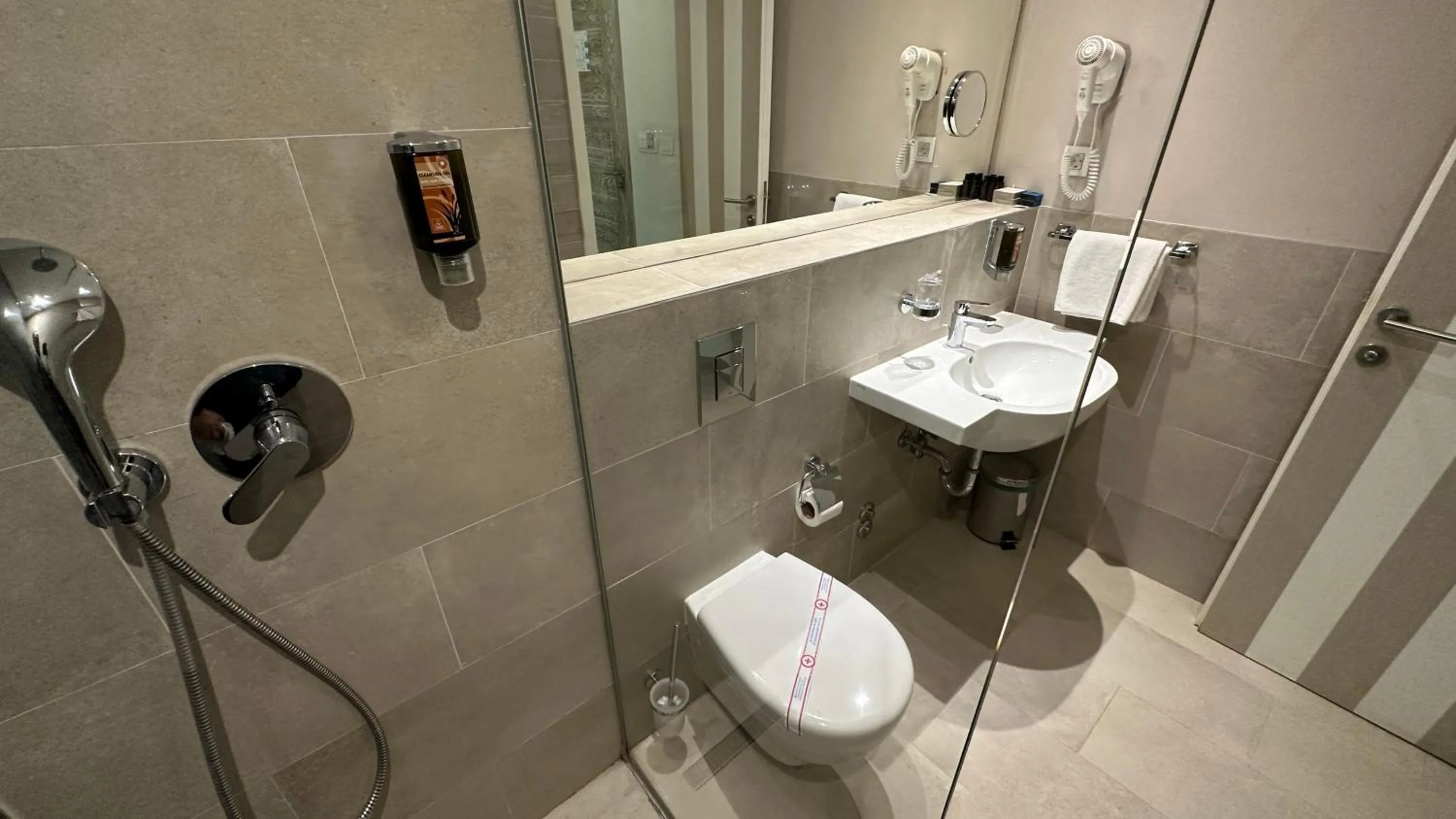 Bathroom in Hotel Aleksandar