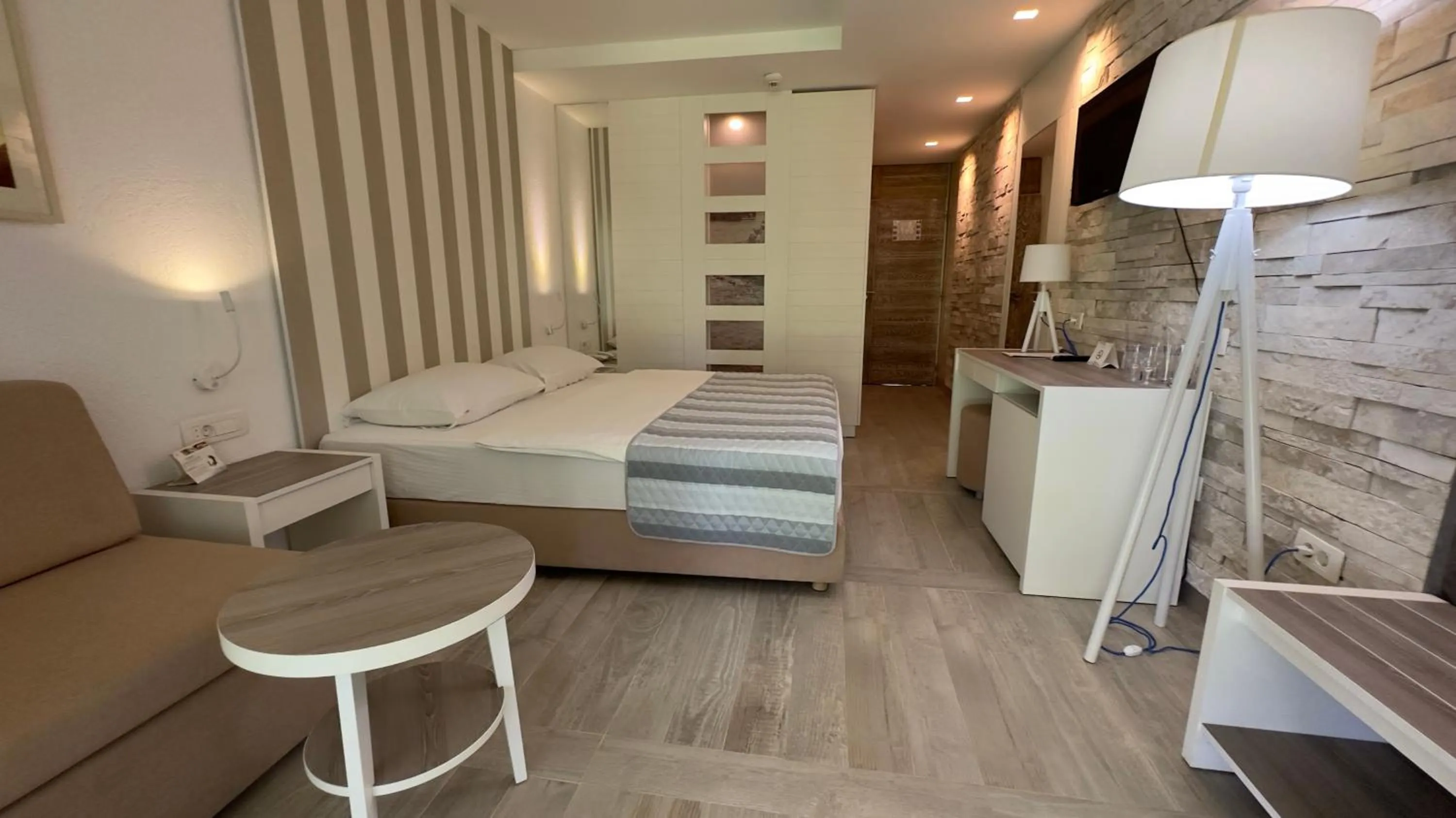 Photo of the whole room, Bed in Hotel Aleksandar