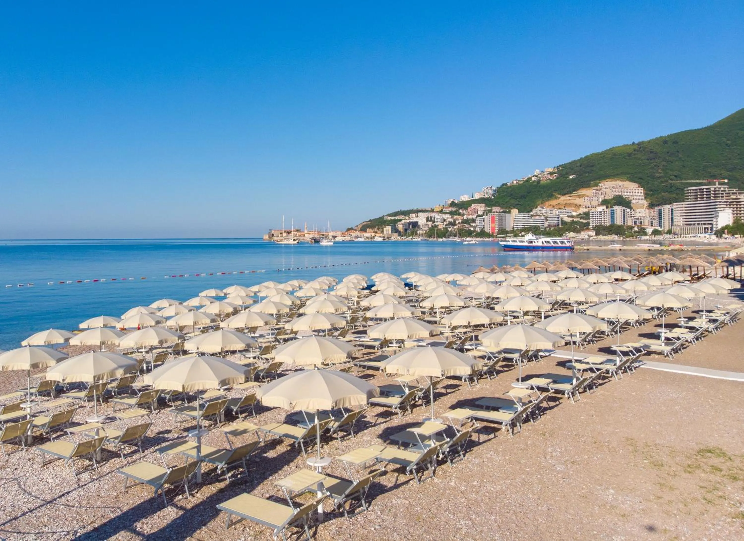 Beach in Hotel Aleksandar