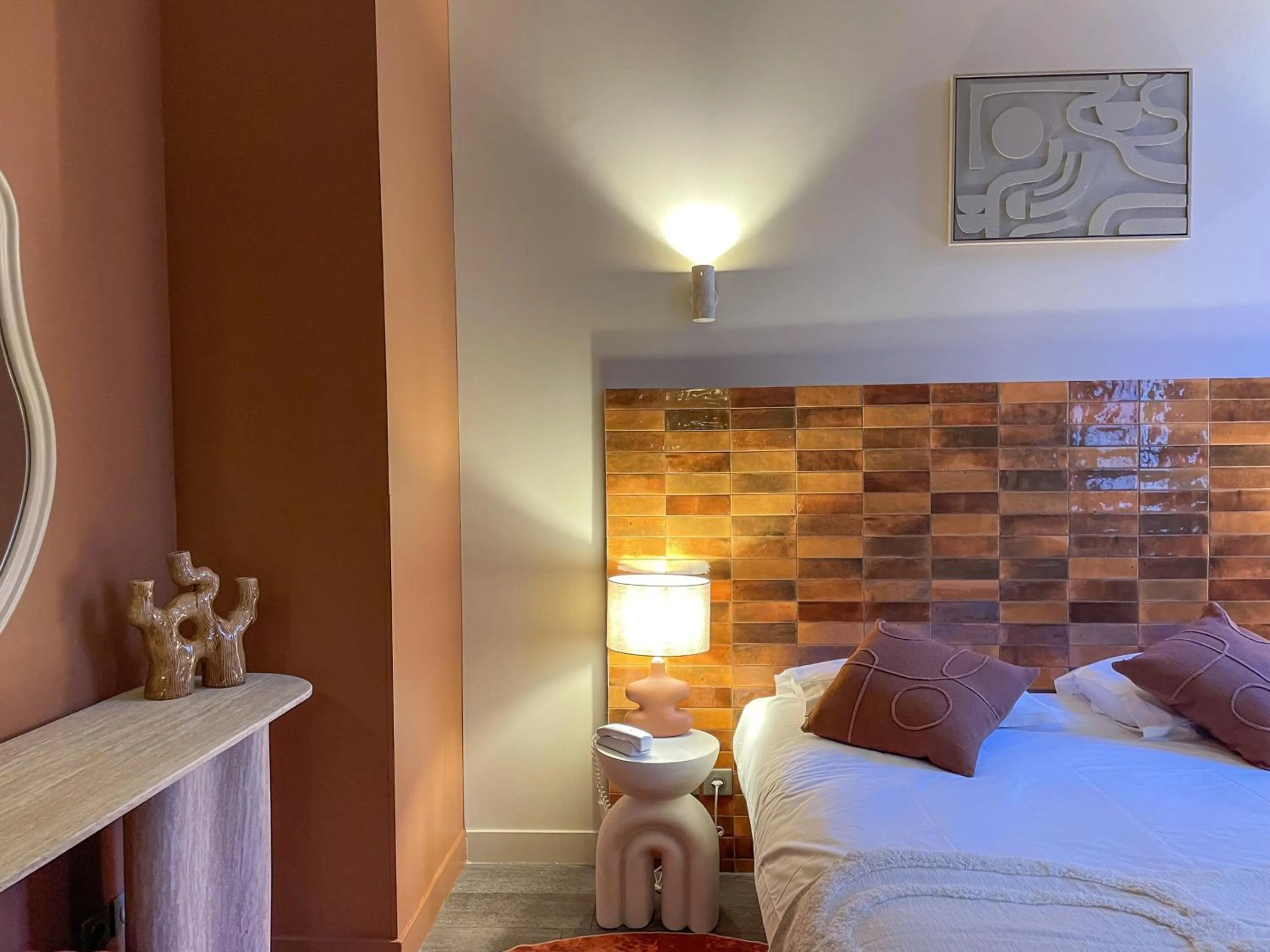 Photo of the whole room, Bed in Hôtel De Paris