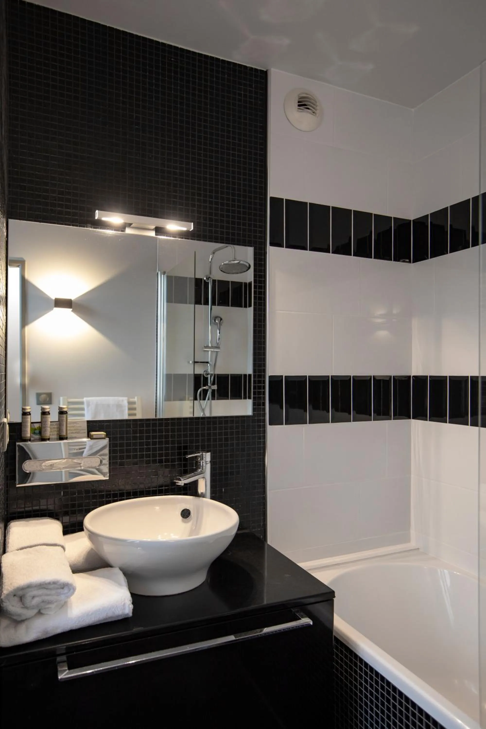 Bathroom in Hôtel De Paris