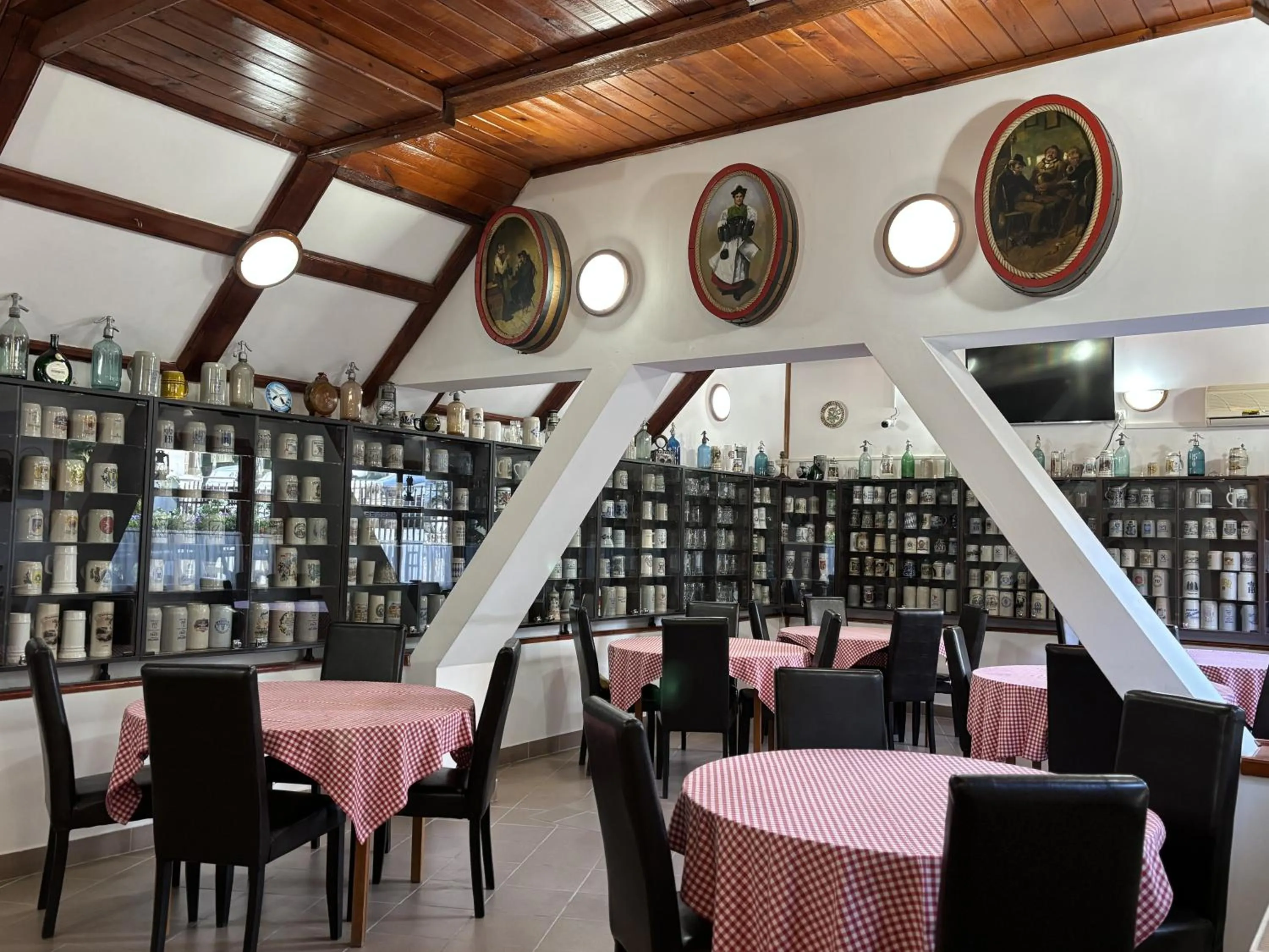 Restaurant/places to eat in Casa Bazna