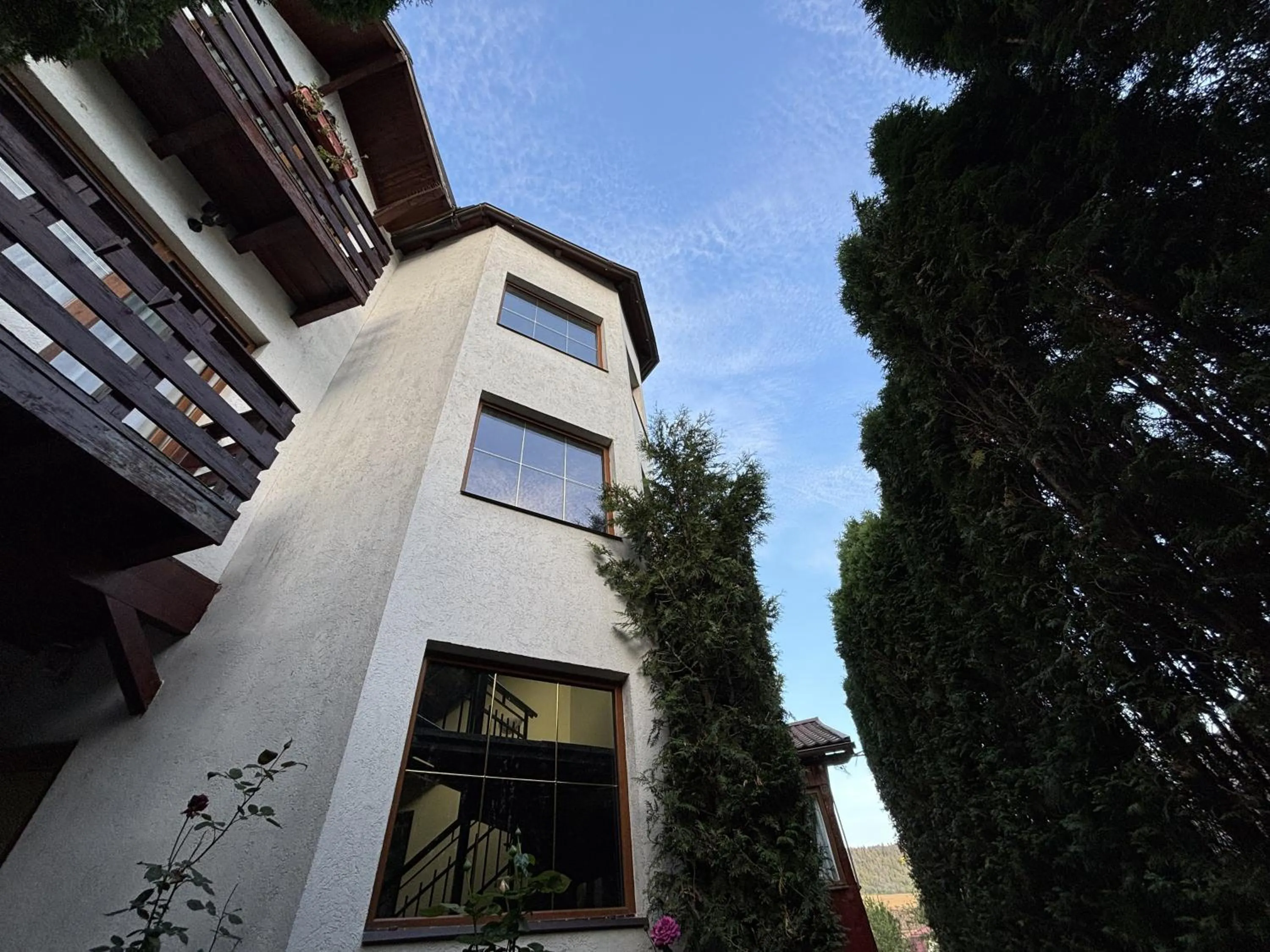 Property building in Casa Bazna